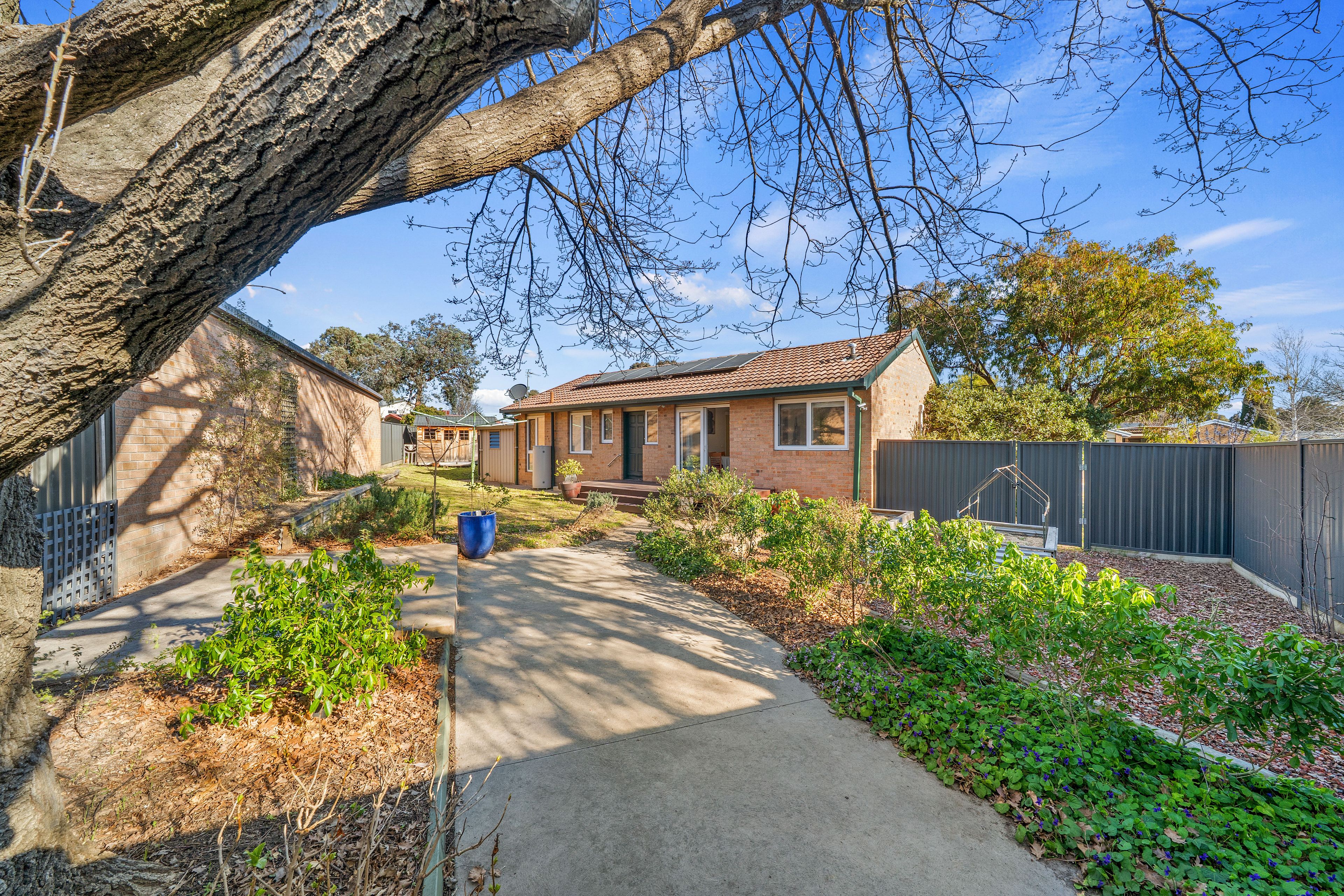33 Gibbons Street — photo 15 of 22