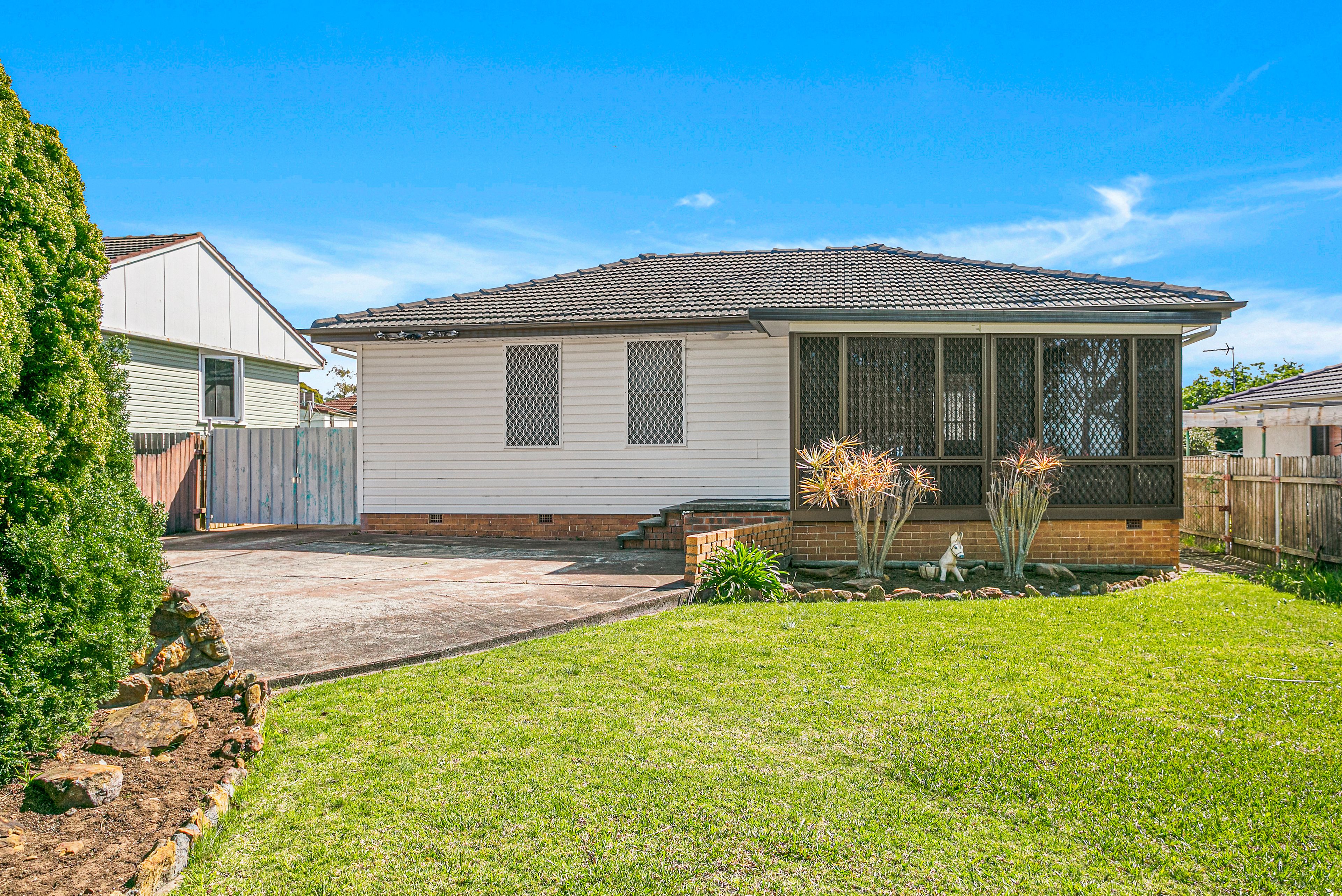 16 McCabe Street, Warilla NSW 2528