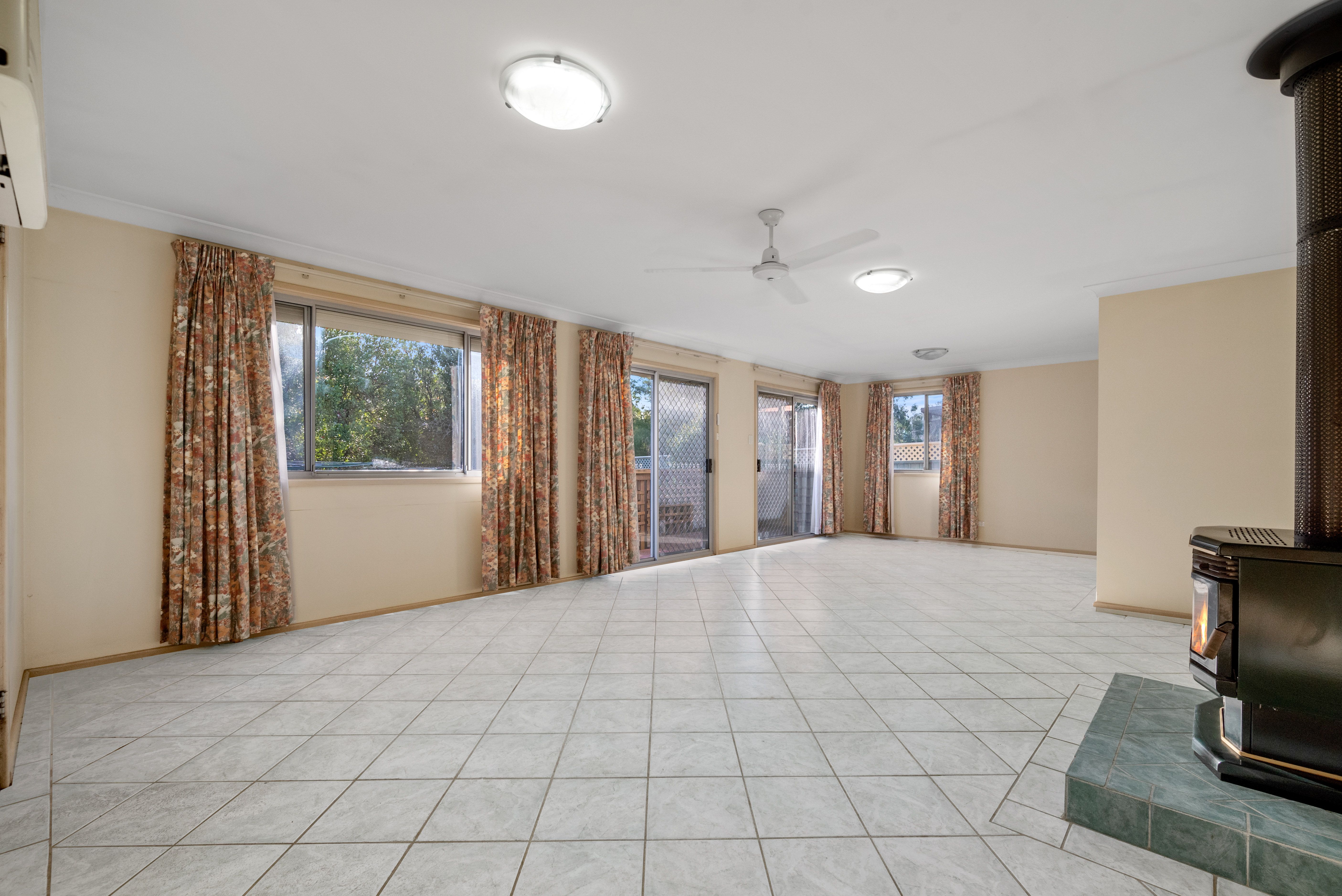 7 Clarence Street, Macquarie Fields, NSW 2564