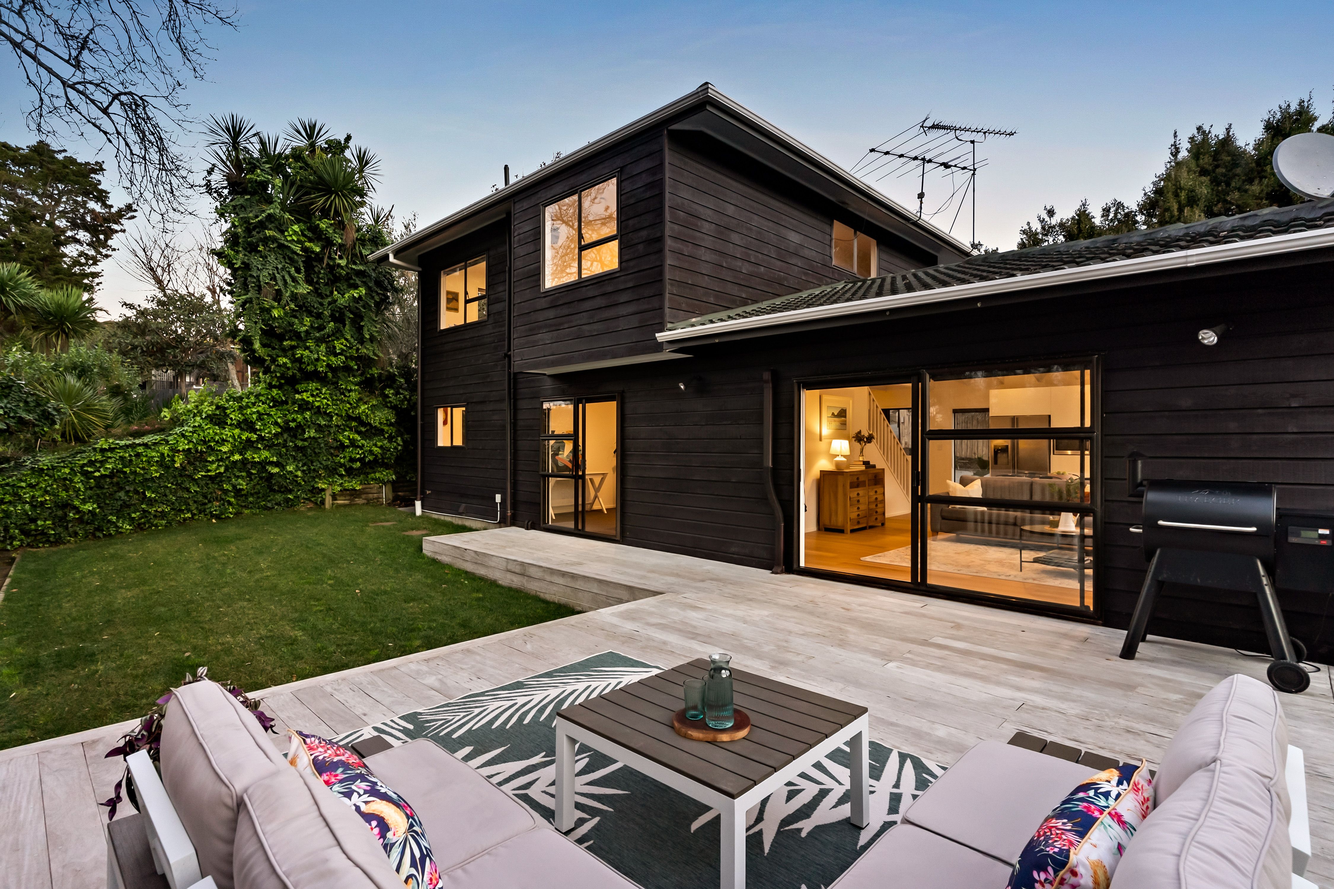 2/23 Hebron Road, Waiake, North Shore City
