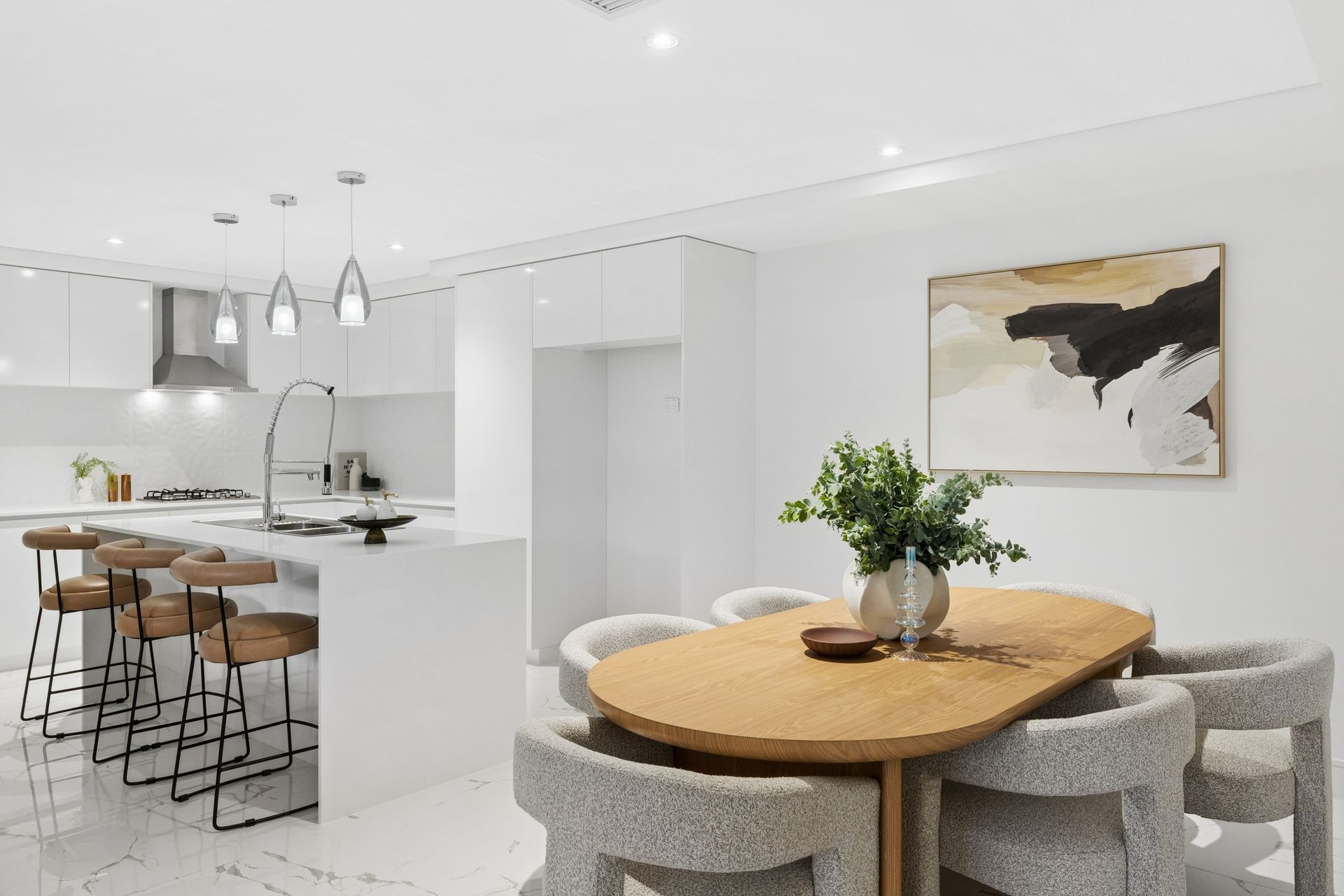 37C Tetworth Crescent — photo 3 of 30