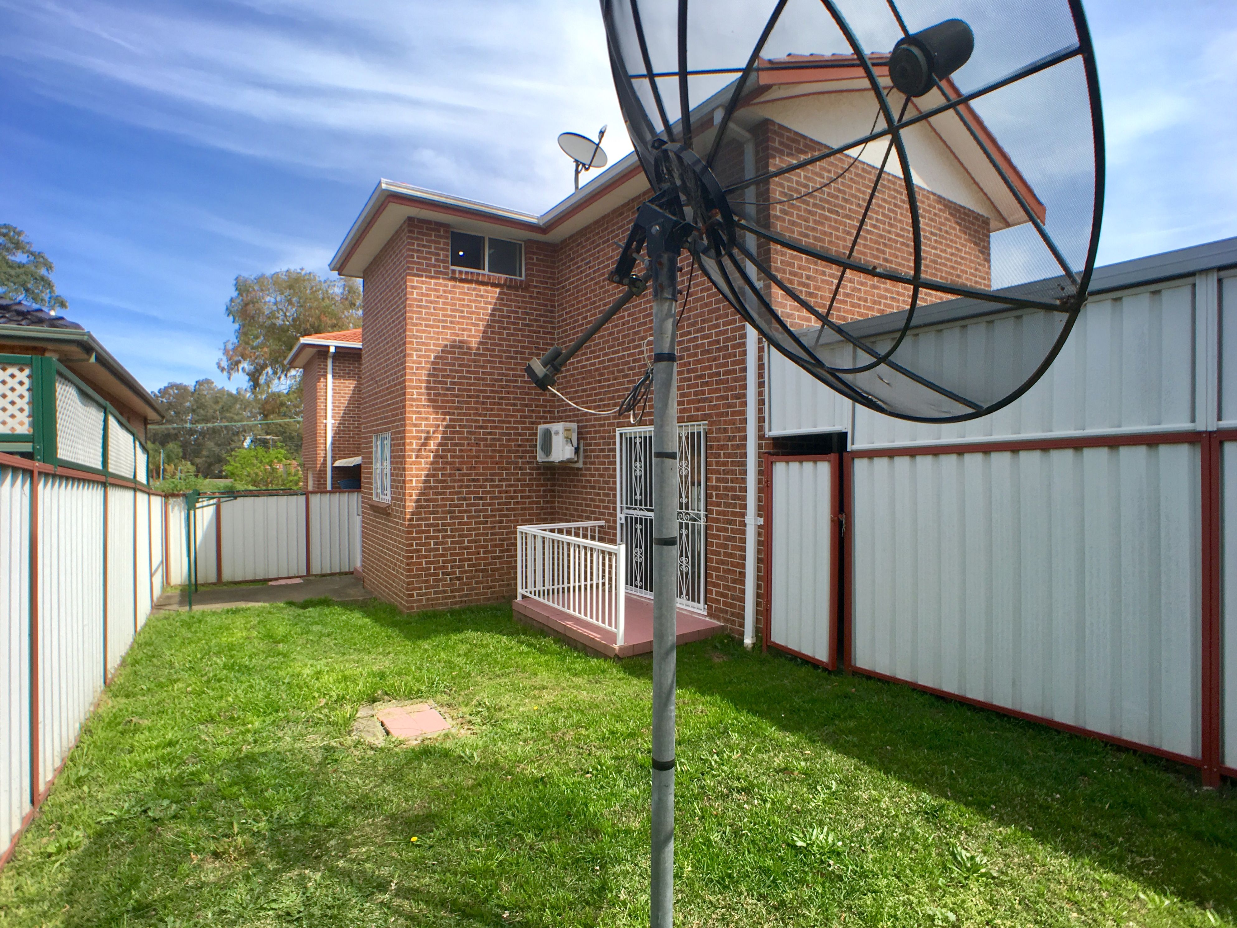 2/43 Grove Avenue — photo 6 of 6