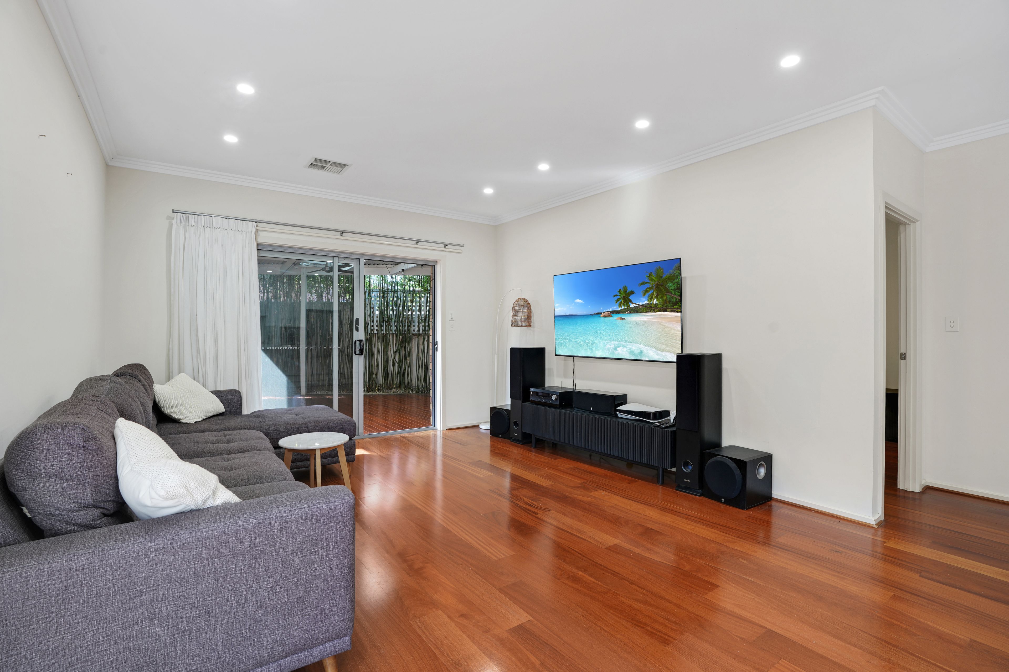 3 Cowra Crescent — photo 4 of 26