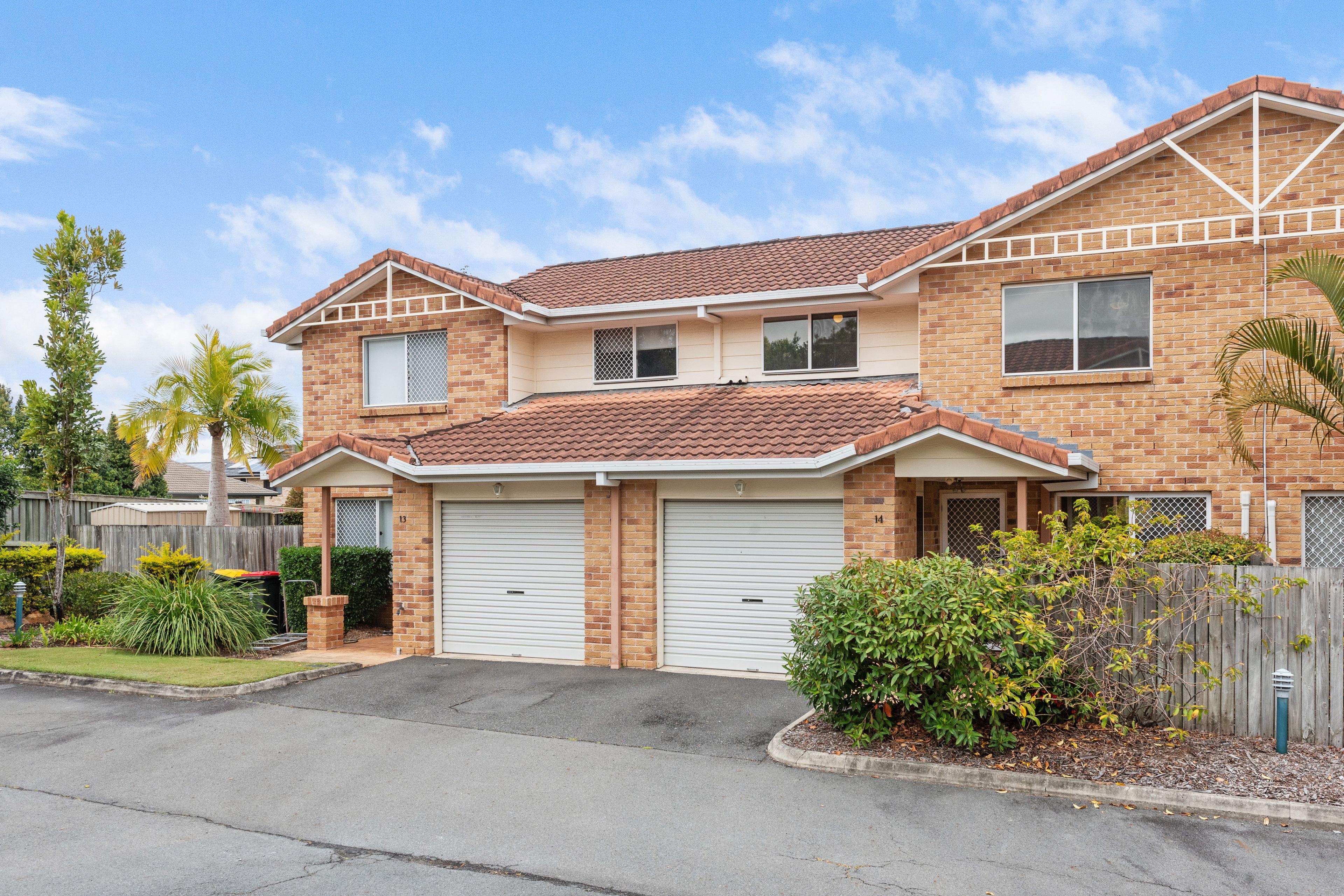 18 Swan Lake Crescent, Calamvale QLD 4116
