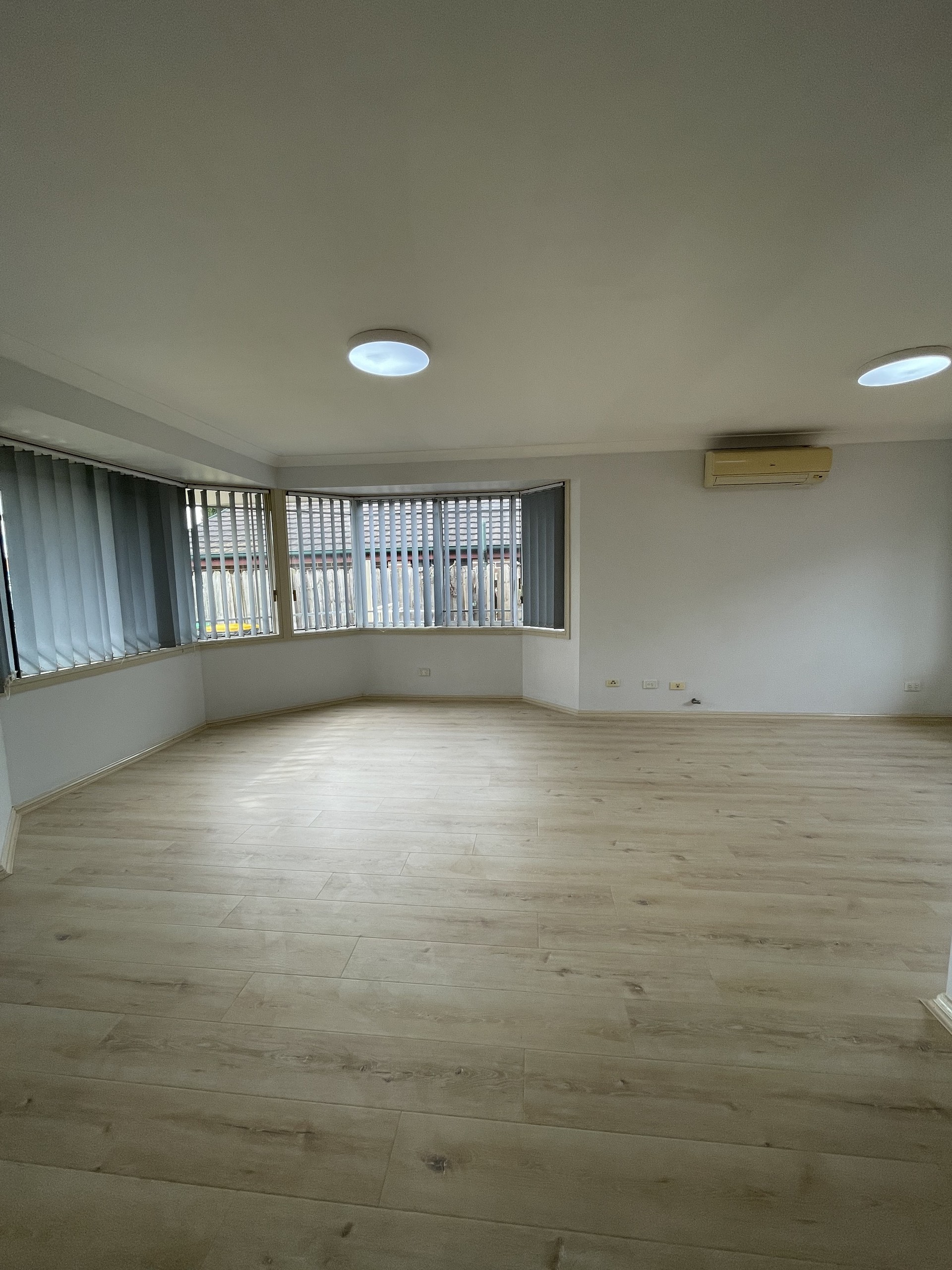 22 The Lakes Drive, Glenmore Park, NSW 2745