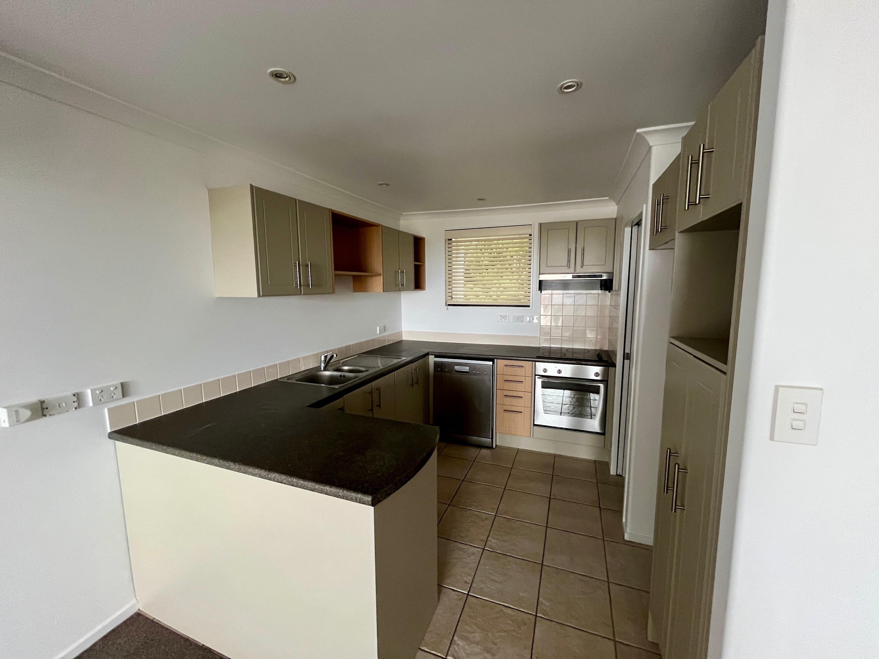 13/8 Monte Cassino Place, Birkenhead, North Shore City