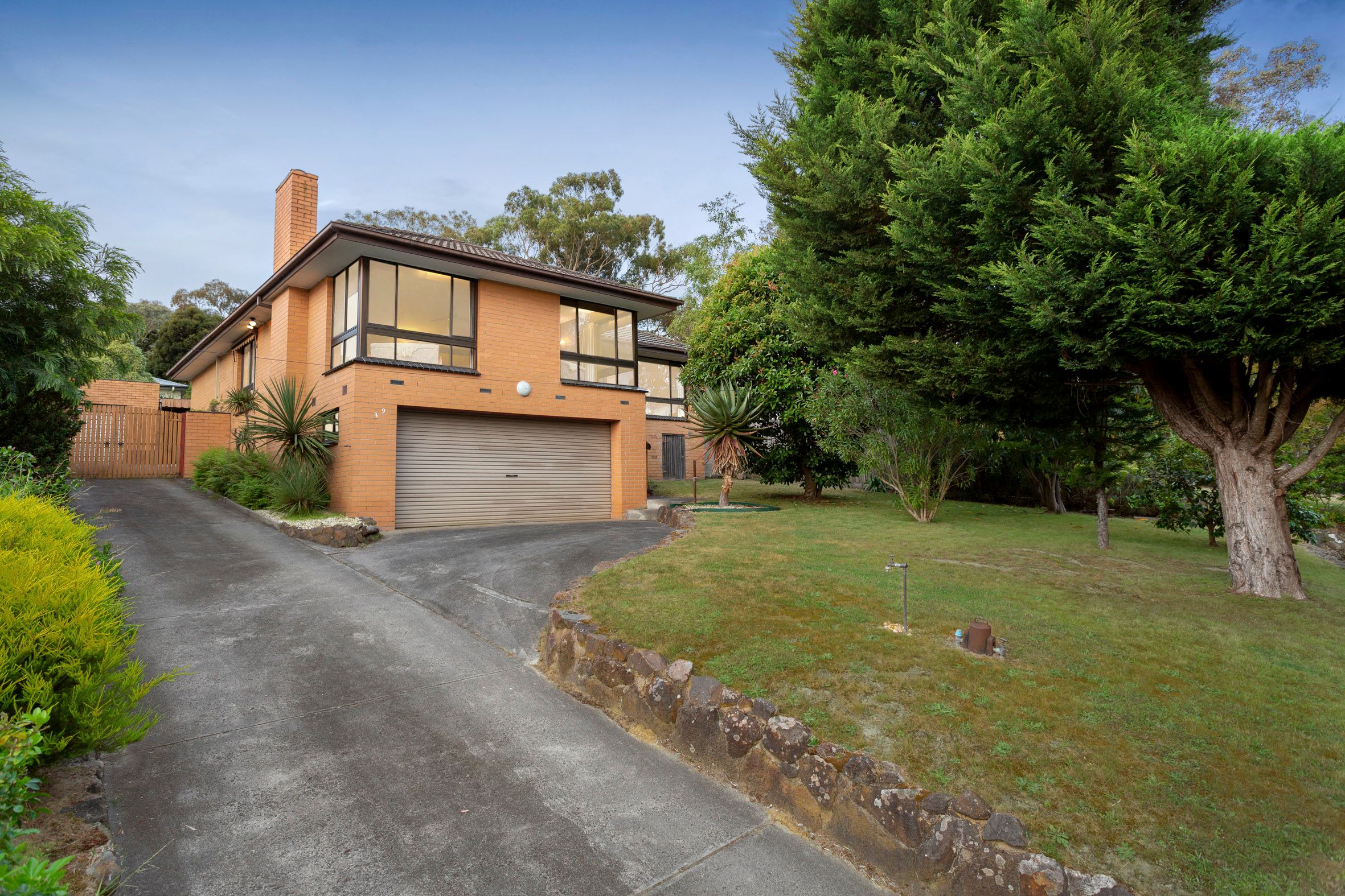 39 Raglan Road, Research, VIC 3095 Sold House Ray White Eltham