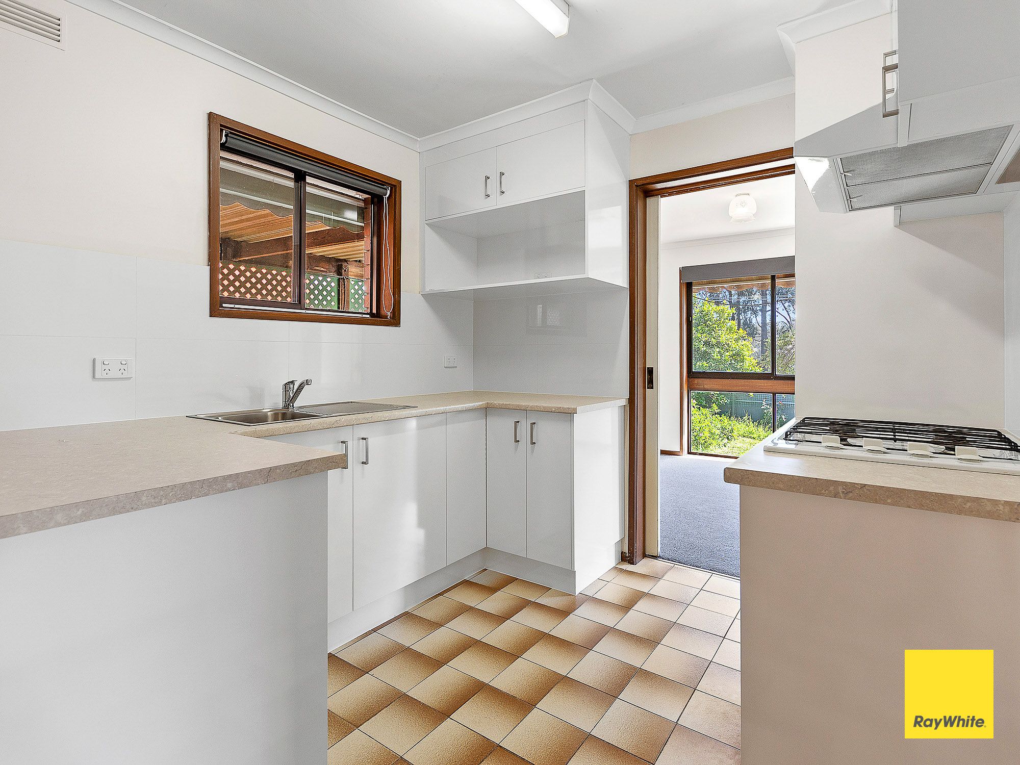18 Aviary Court — photo 3 of 6