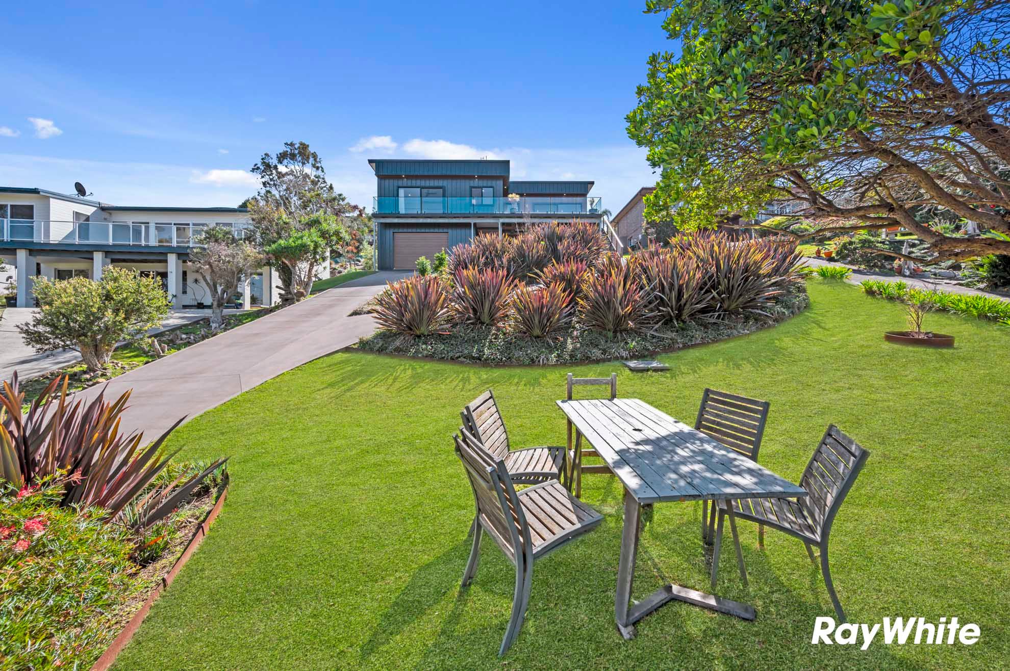 20 Beatty Crescent — photo from Ray White Batemans Bay