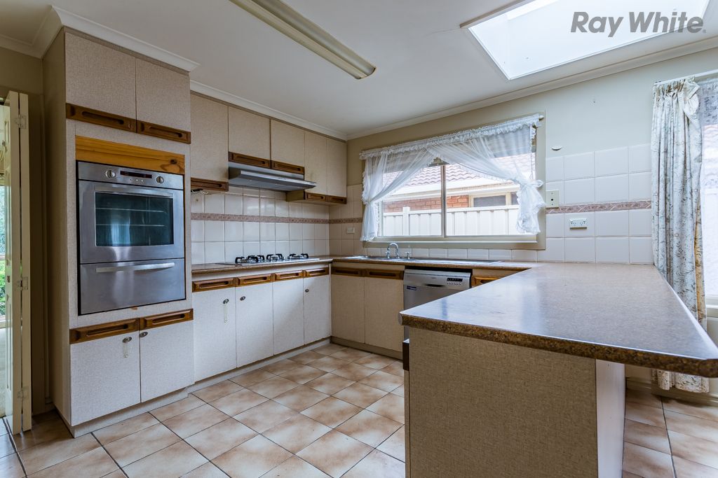 2 Parmelia Drive, Taylors Lakes, VIC 3038