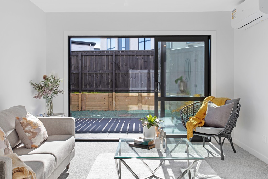 13 Paretaiuru Crescent, Papakura, Papakura