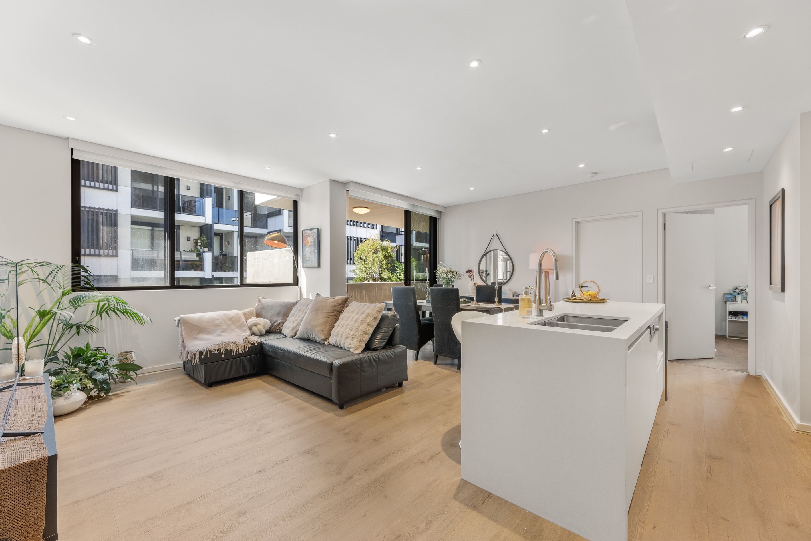 202/66 Glencoe Street, Sutherland, NSW 2232