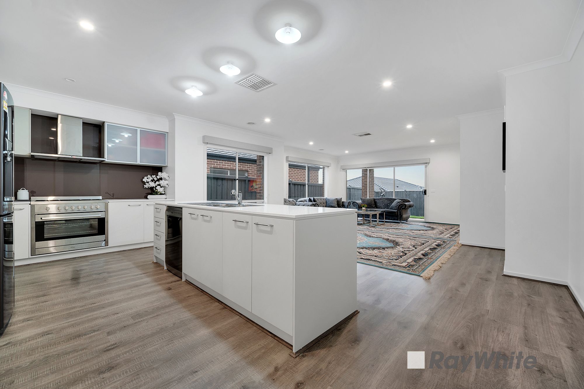 91 Yeungroon Boulevard, Clyde North, VIC 3978