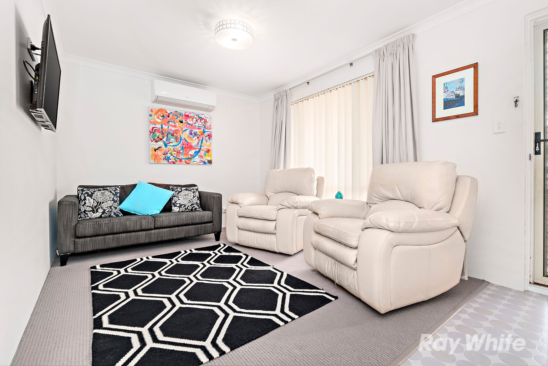 19 Broadbank Lane, Beachlands, WA 6530