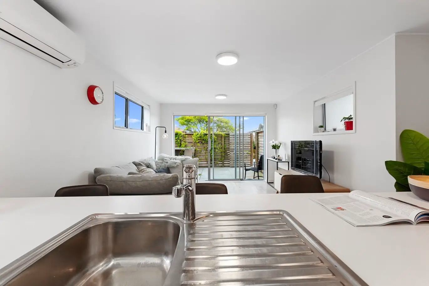 355C Maunganui Road (Rent includes power and water), Mt Maunganui, Tauranga City