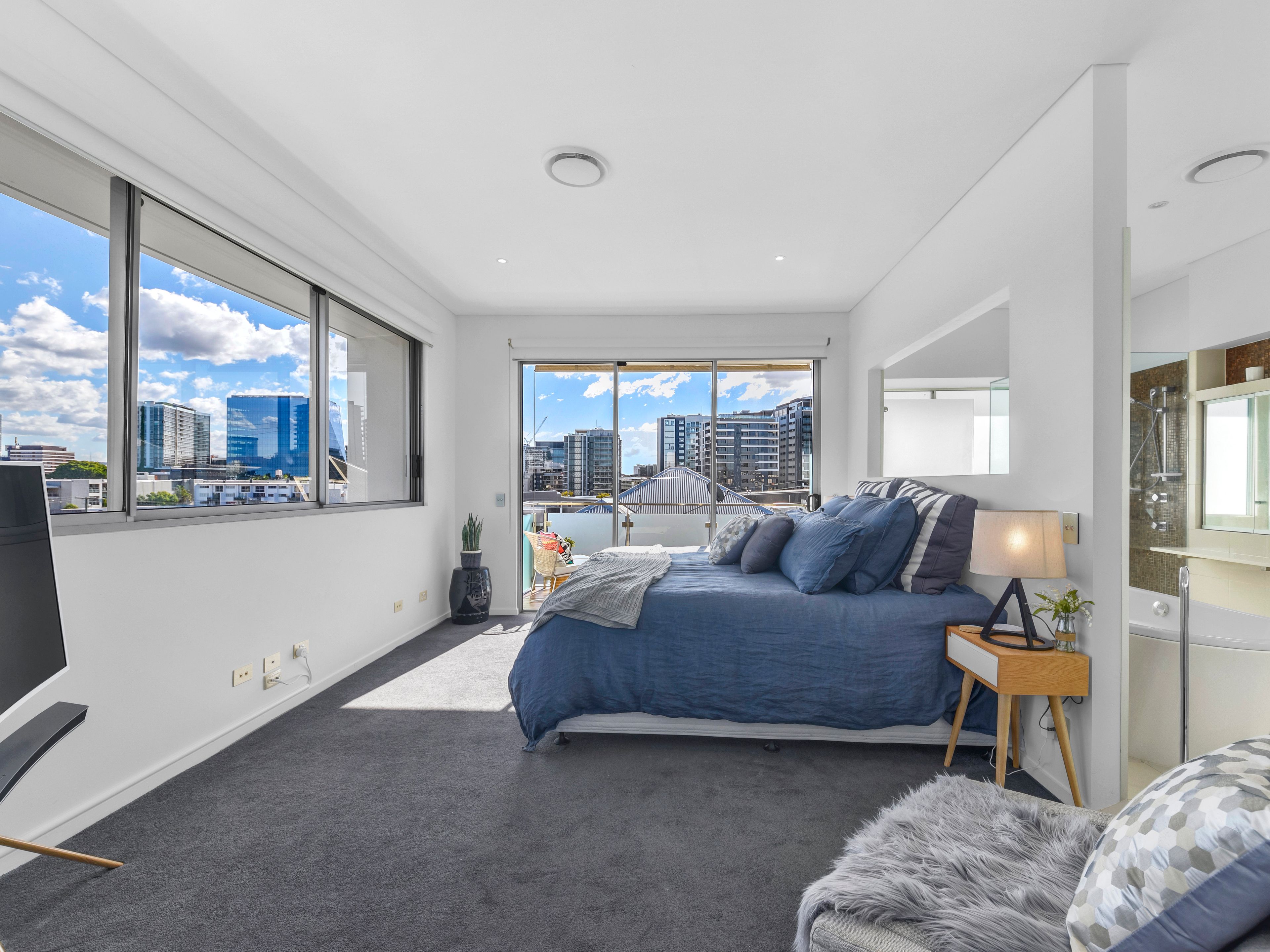 14 Midvale Lane, Teneriffe, QLD 4005