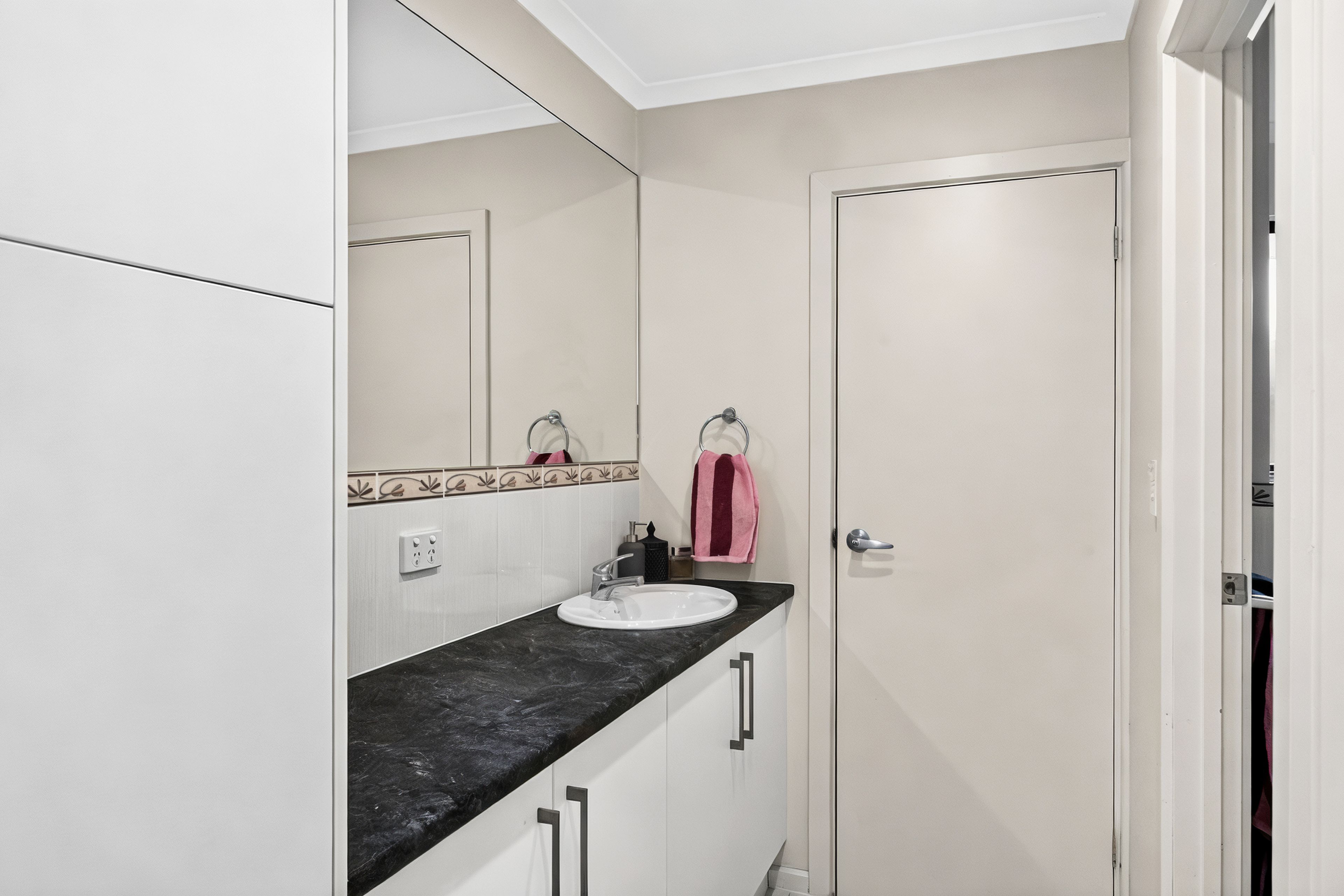 5A Richard Avenue — photo 9 of 14