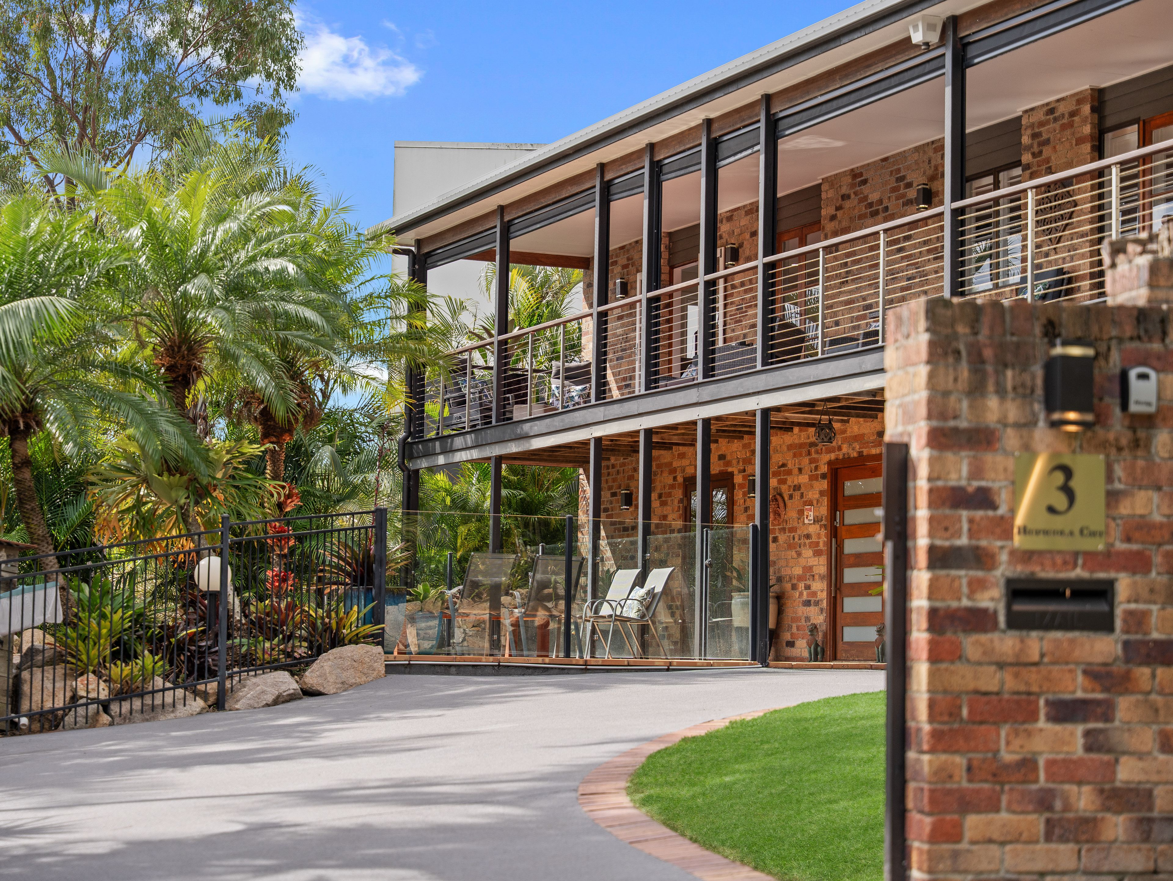 3 Rupicola Court, Arana Hills, QLD 4054