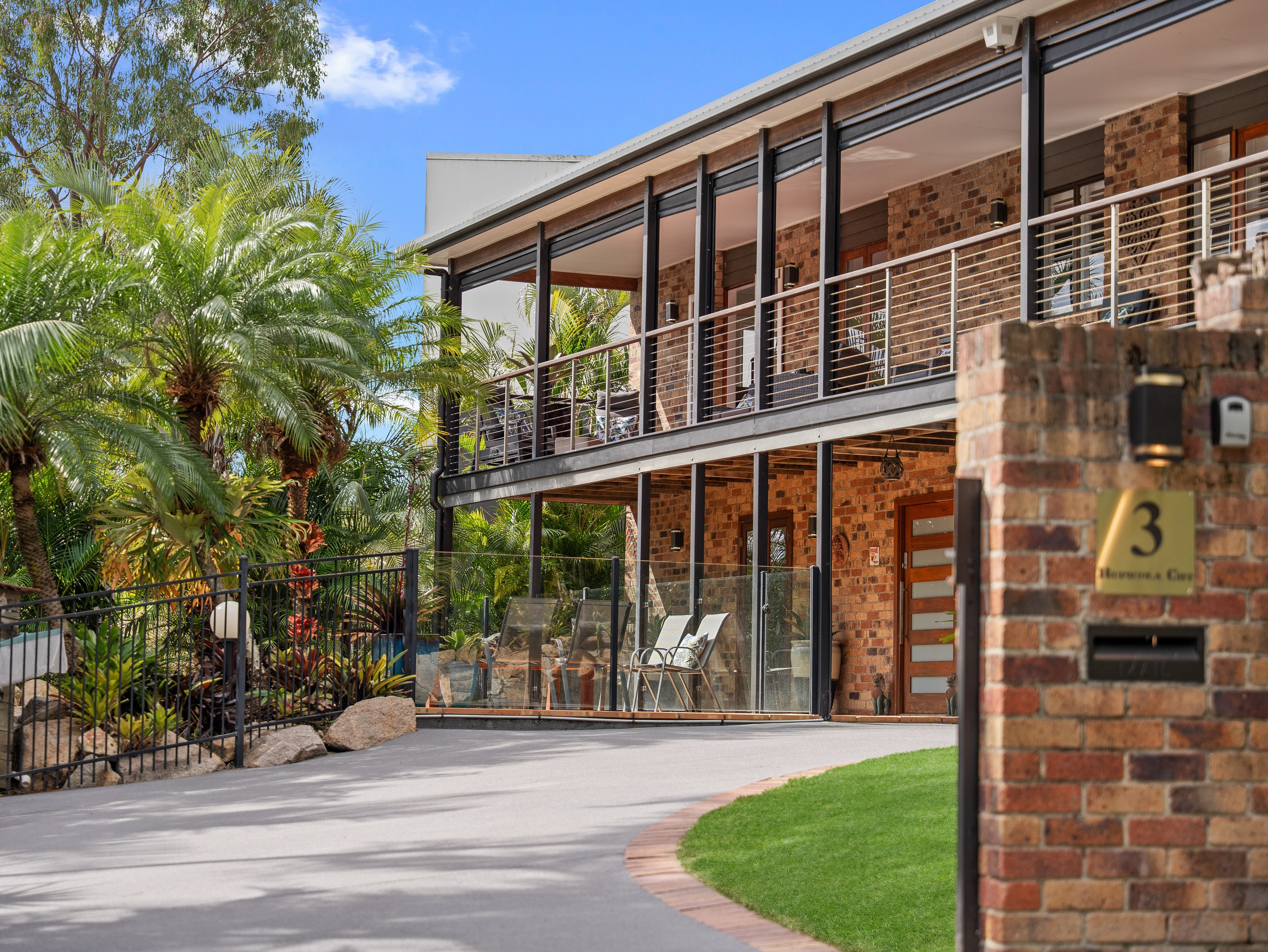 3 Rupicola Court, Arana Hills, QLD 4054