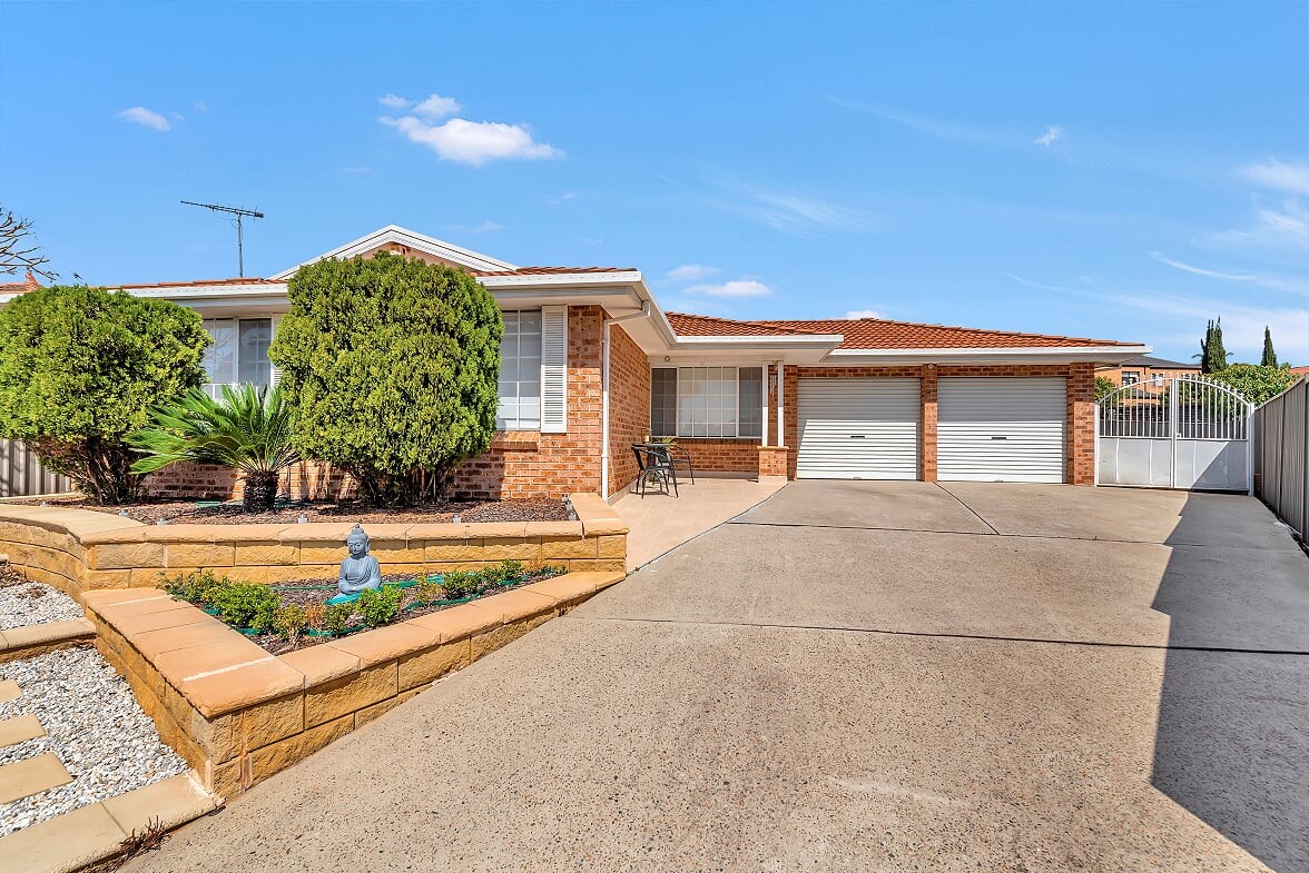 3 Lark Place, Green Valley, NSW 2168