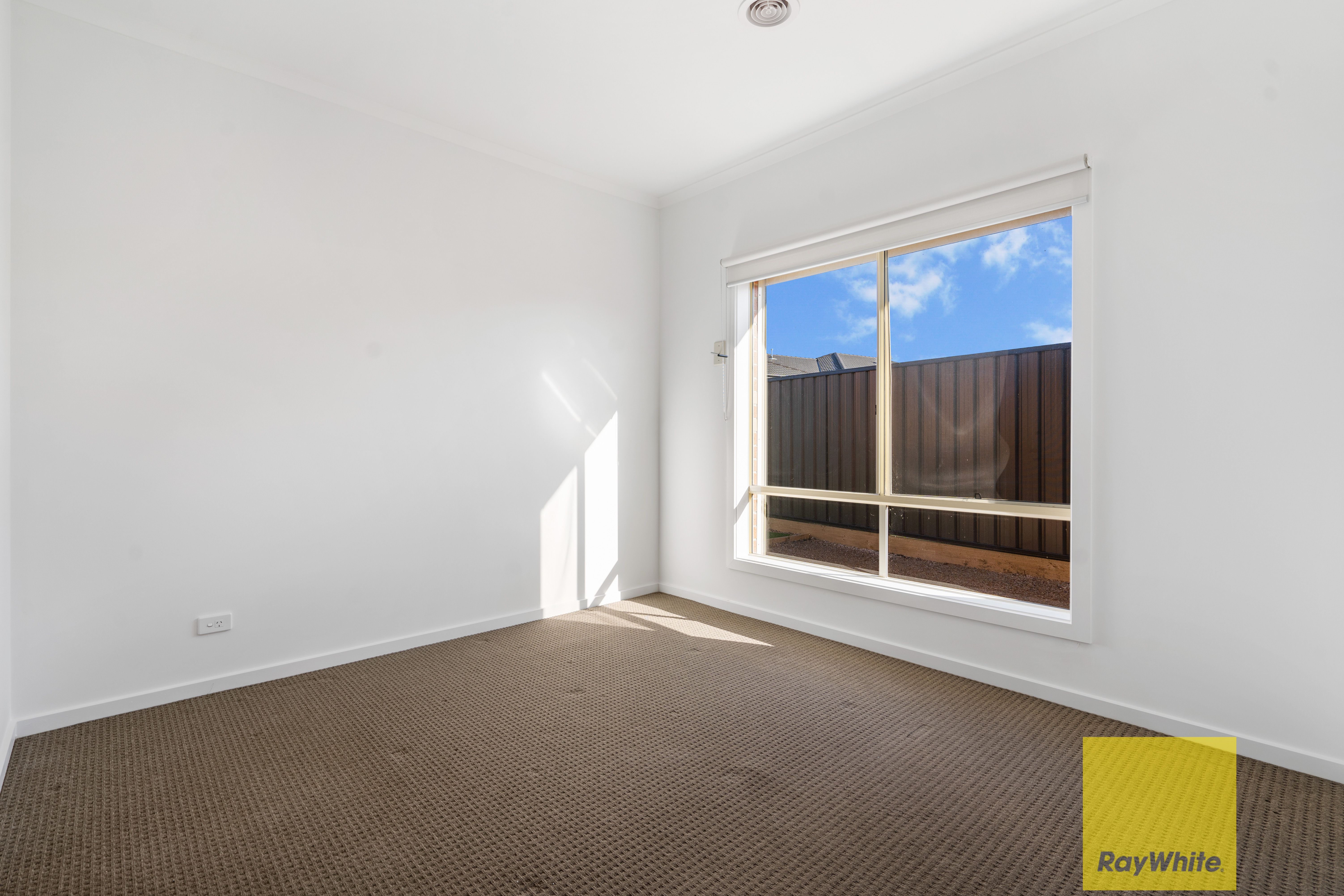 1/7 Dustin Court — photo 8 of 14