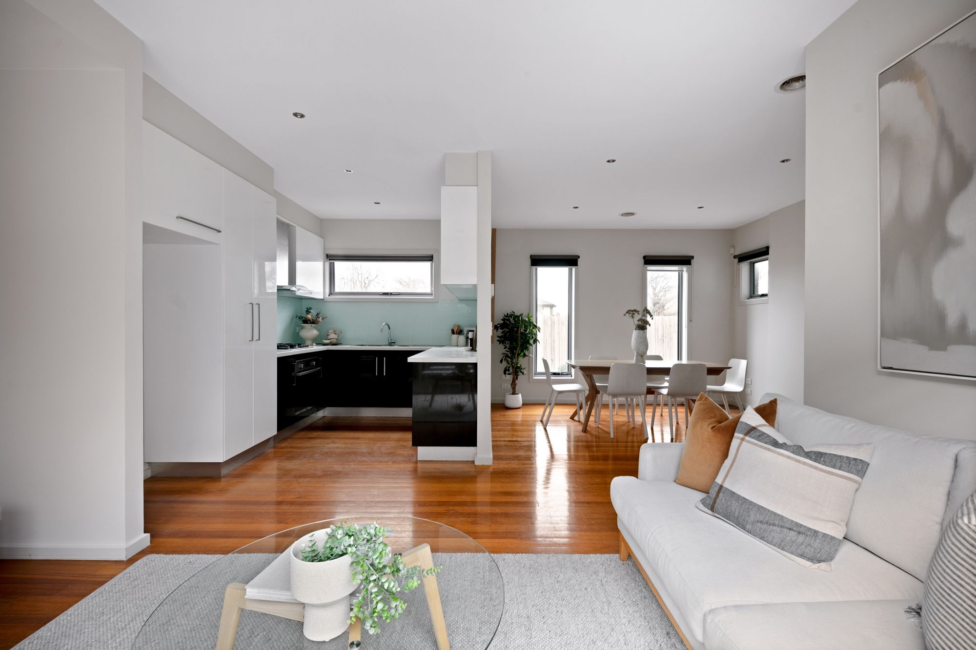 2/20 Stenhouse Avenue — photo 3 of 17