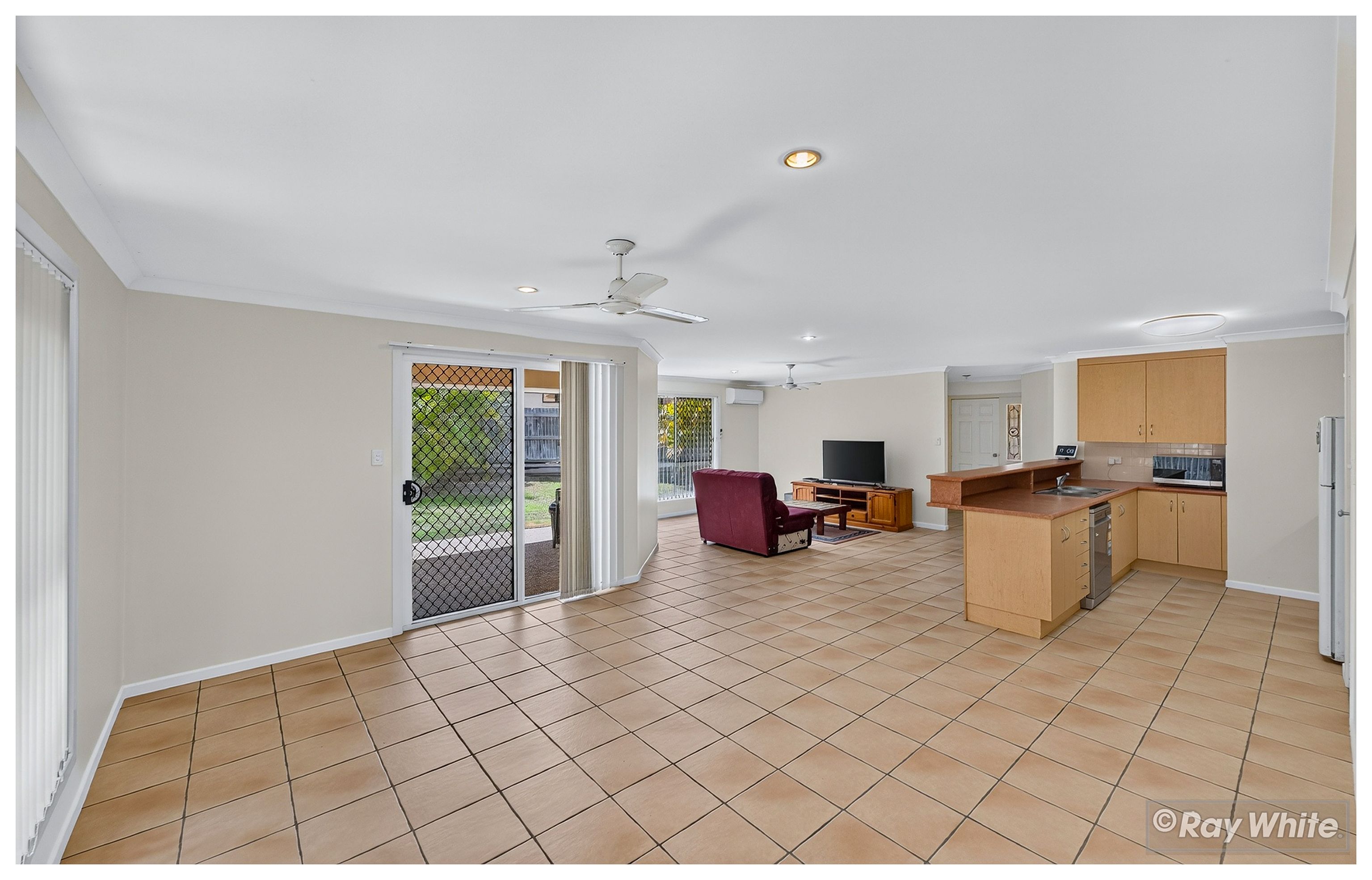 24 Lilydale Close — photo 10 of 30