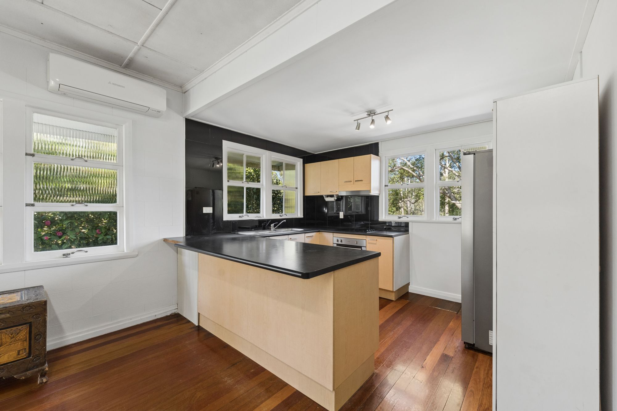 177 Coonowrin Road — photo 8 of 27