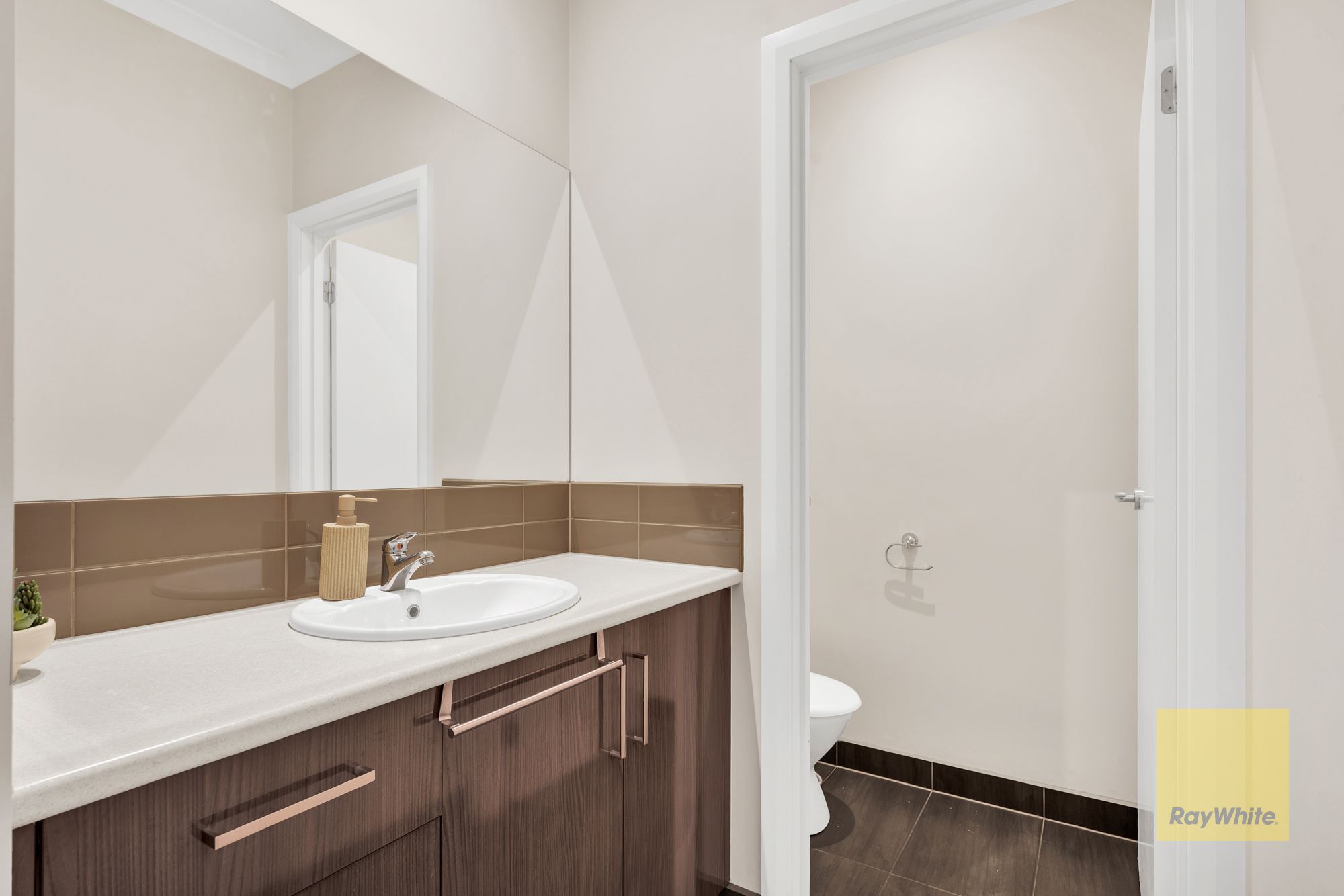 2/40 Forrest Street — photo 16 of 21