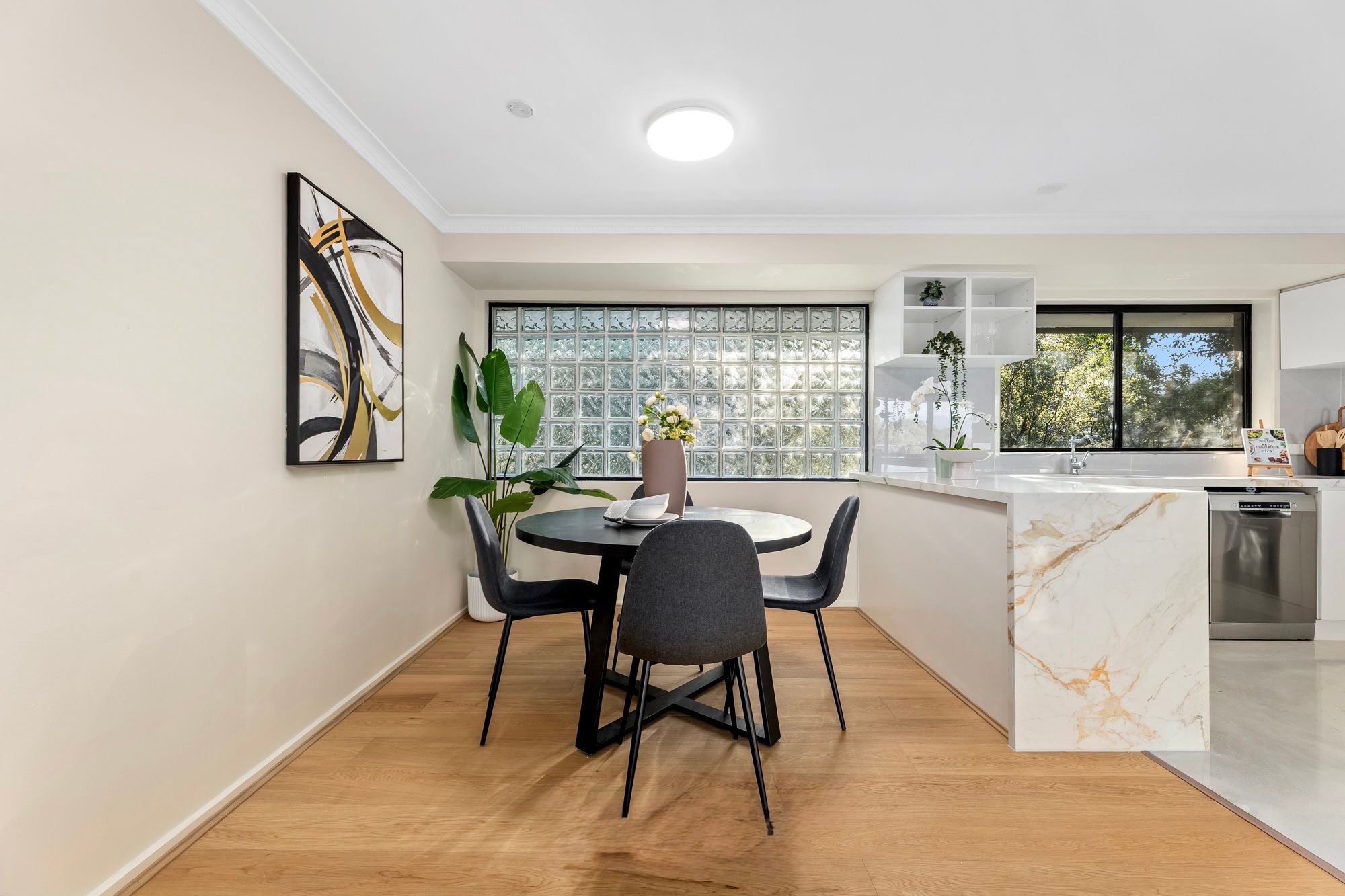 963 Ferntree Gully Road — photo 9 of 22