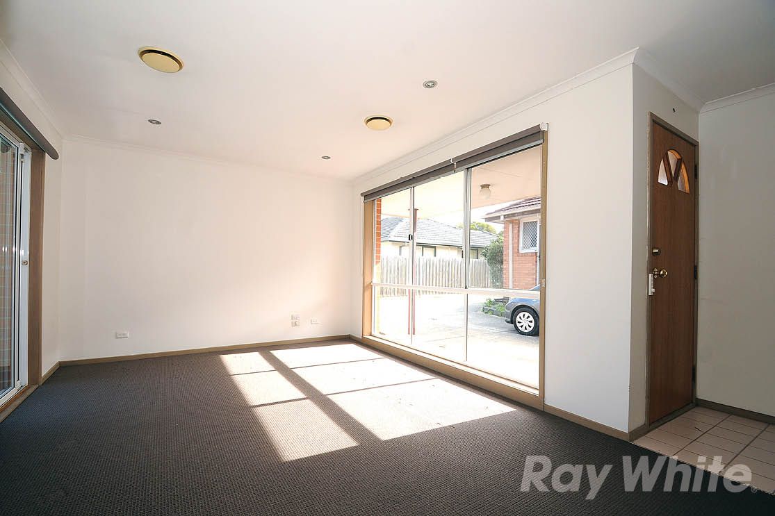 2/30 Cambridge Drive — photo 3 of 6