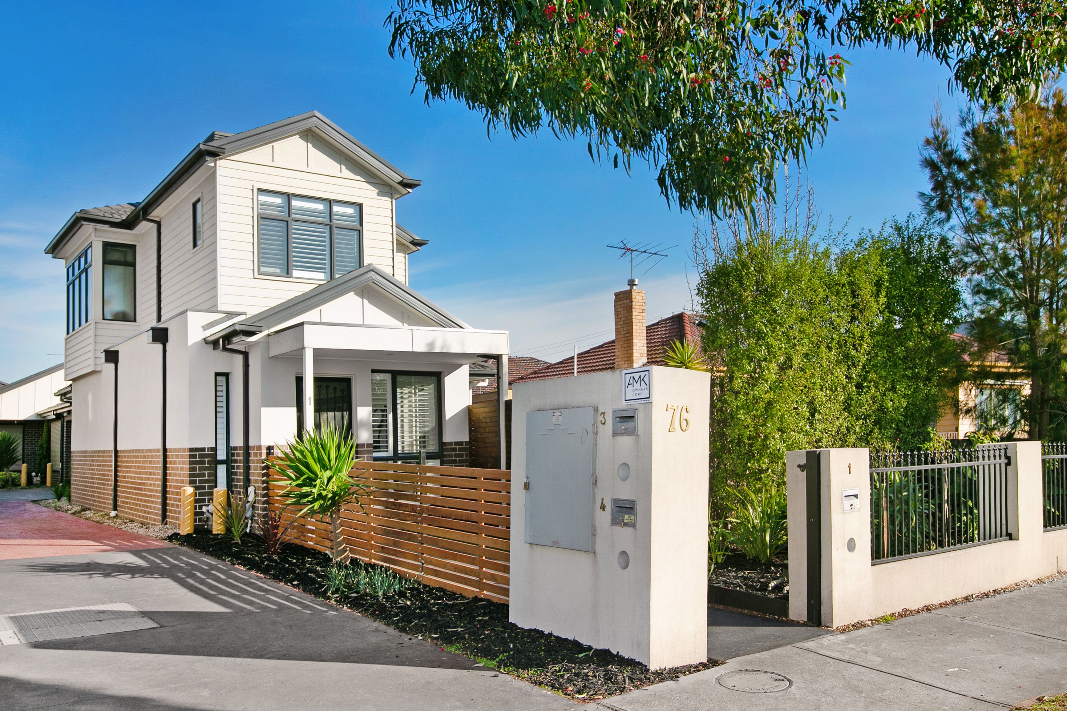 76 Darebin Boulevard, Reservoir VIC 3073