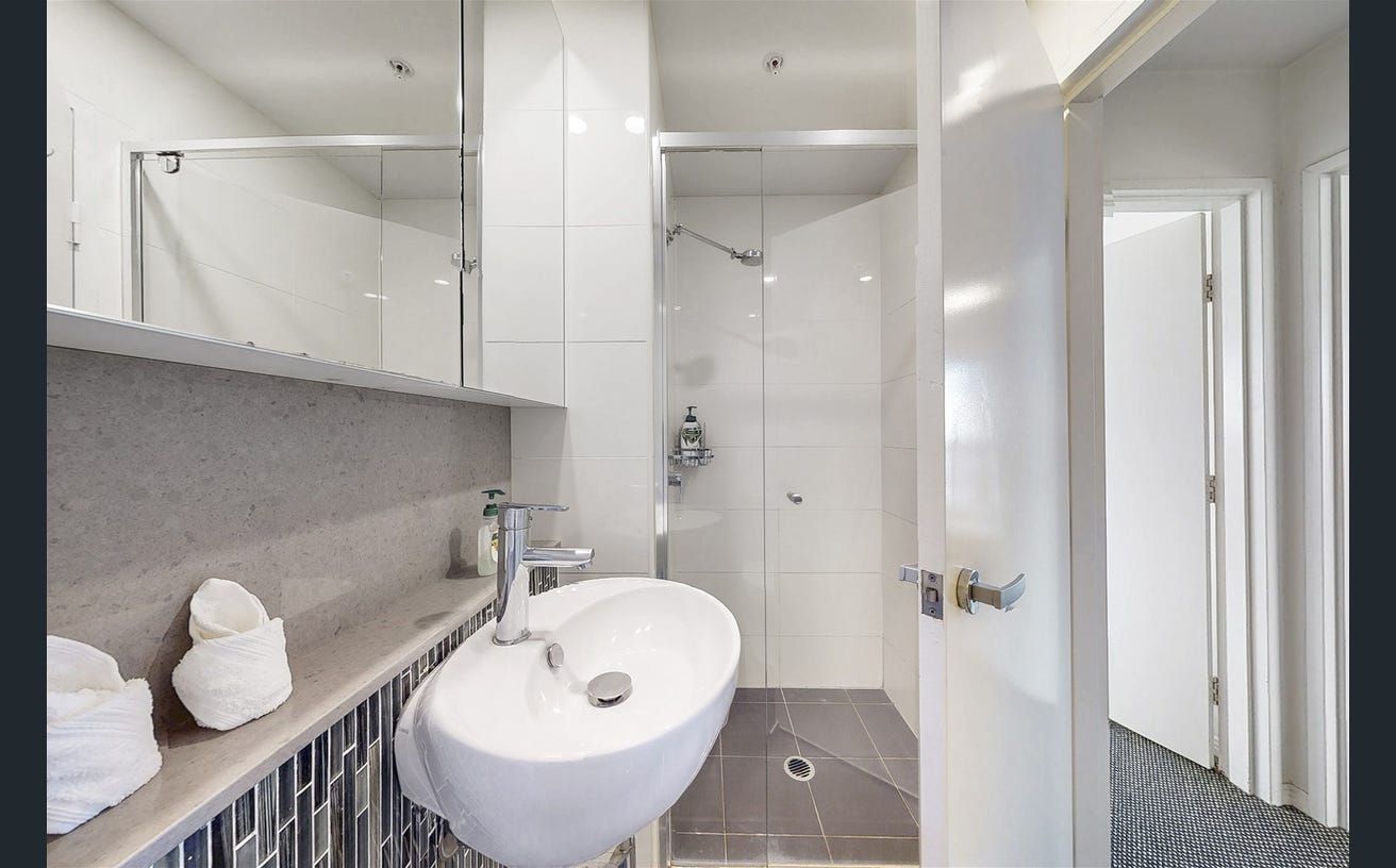 5604/501 Adelaide Street — photo 7 of 18