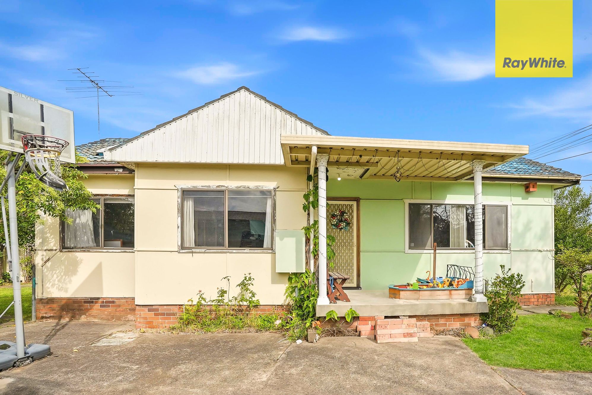 42 Lansdowne Street, Merrylands, NSW 2160