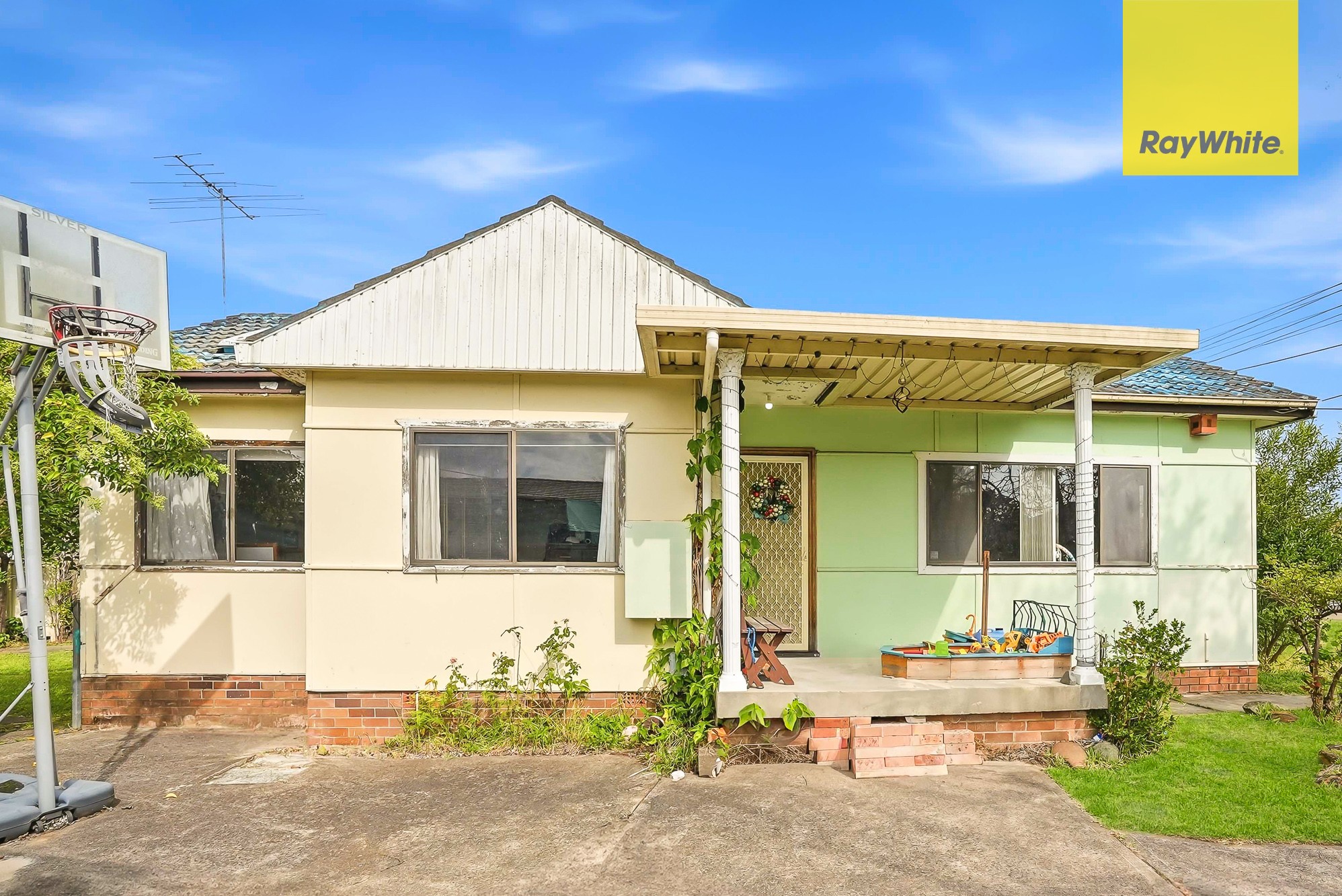 42 Lansdowne Street, Merrylands, NSW 2160