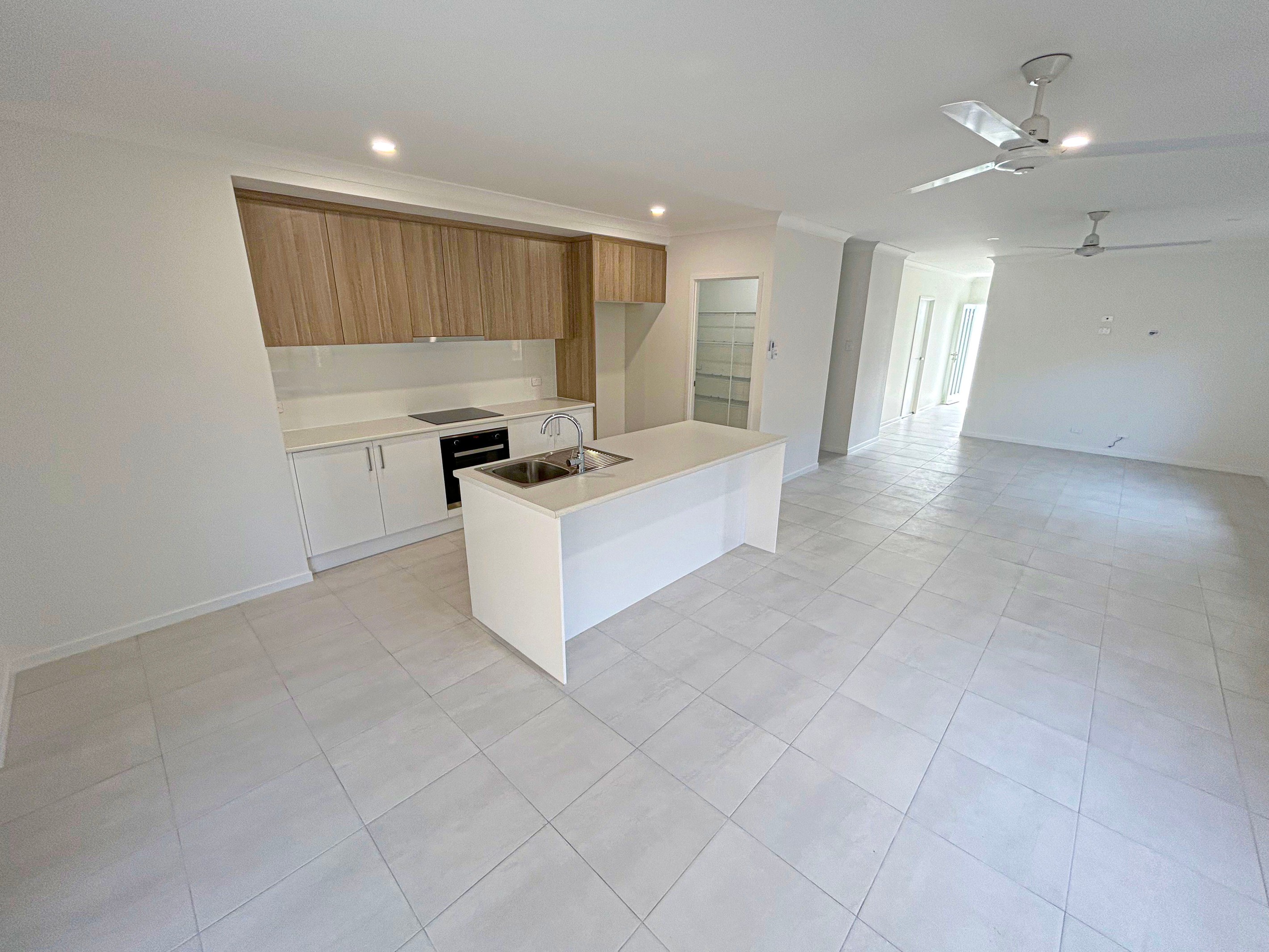27 Fender Circuit, Trinity Beach, QLD 4879