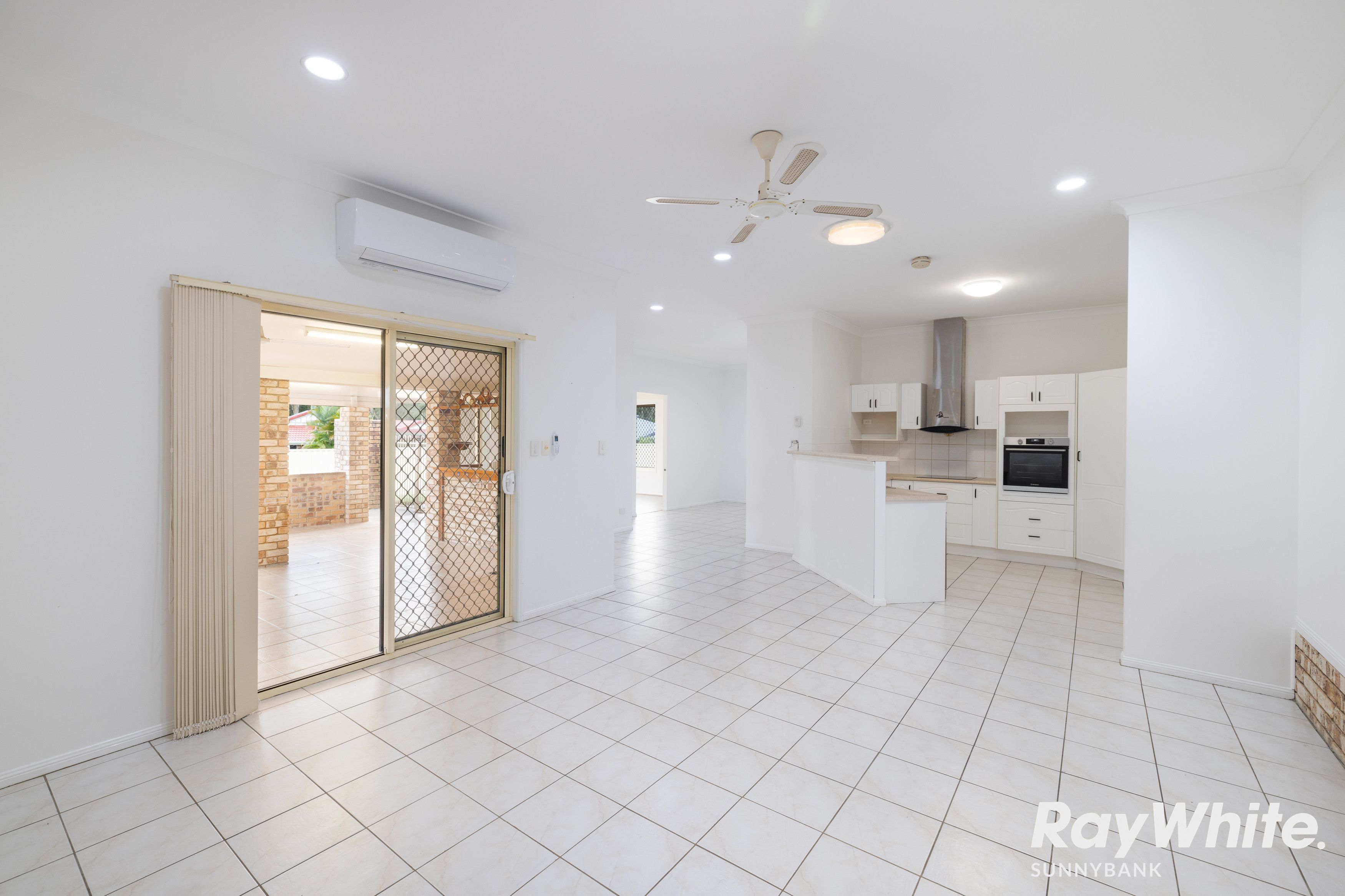5 Silverdell Crescent, Parkinson, QLD 4115