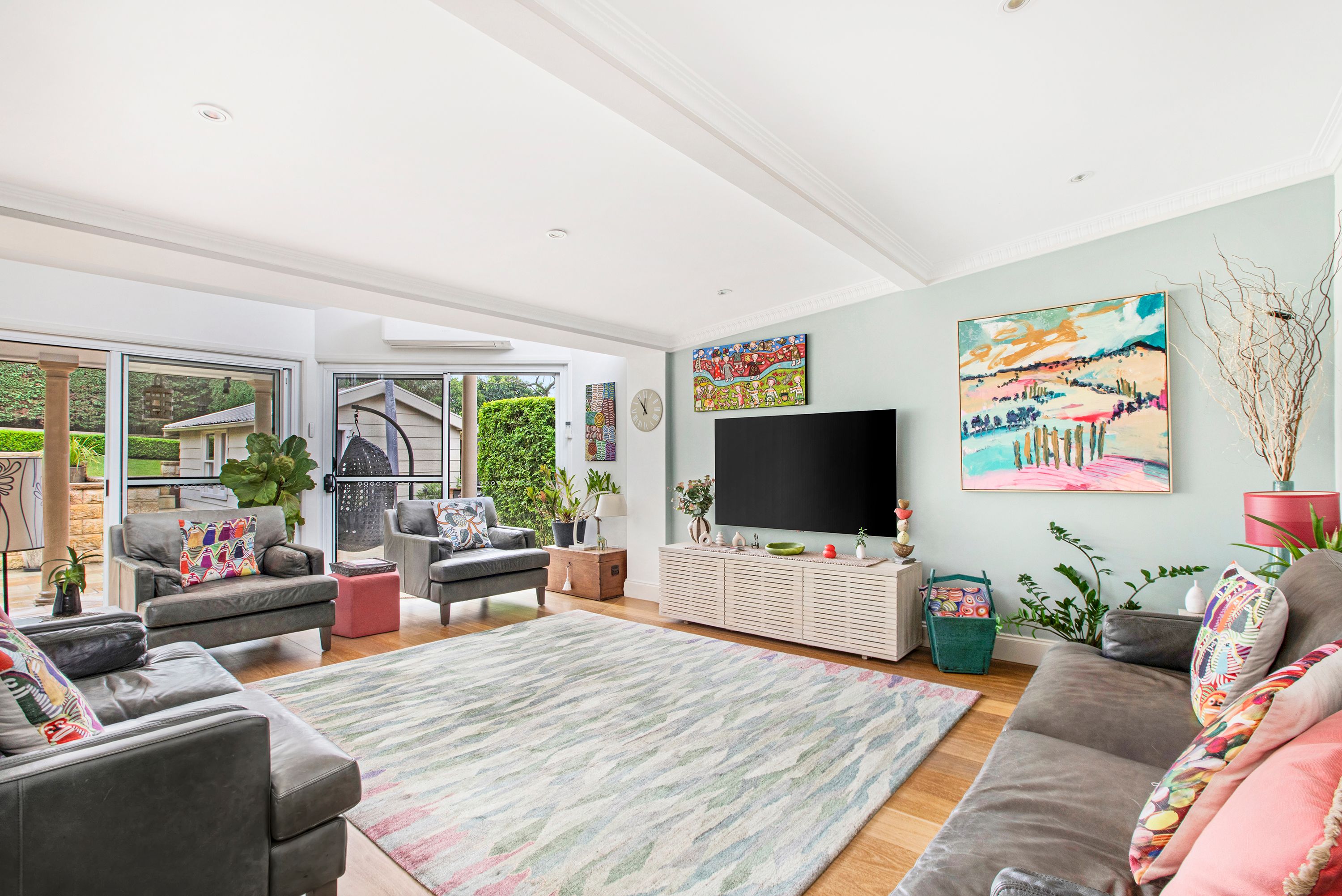 12 Lyons Road — photo 3 of 15