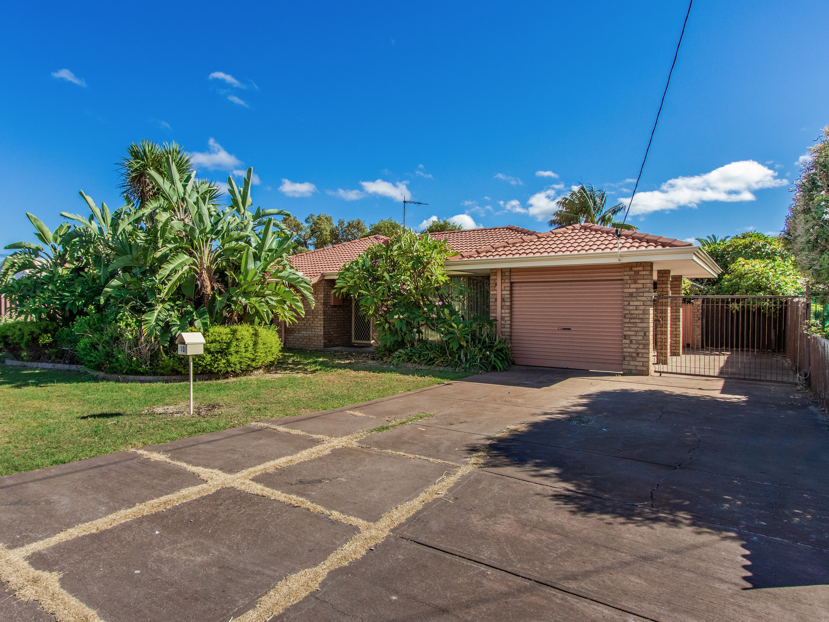 10 Arkwell Avenue, Rockingham, WA 6168