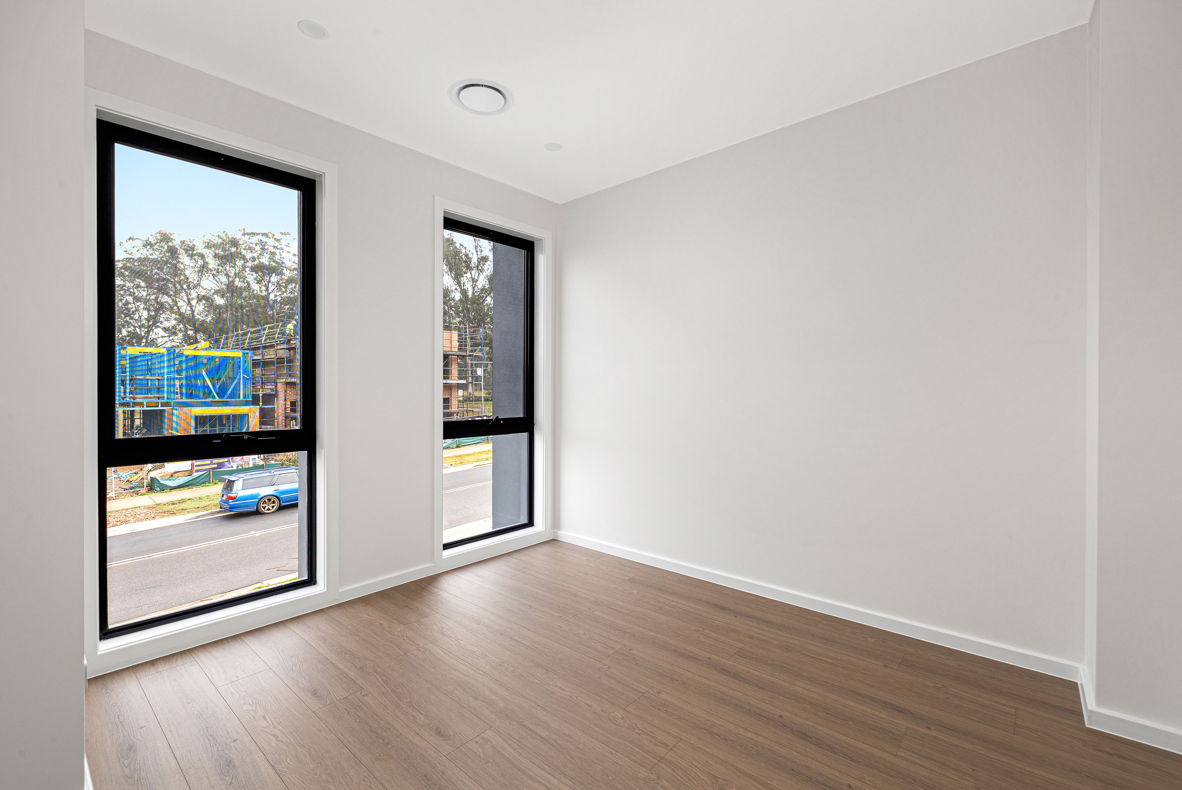 80 Harkness Road (Oakville) — photo 11 of 17
