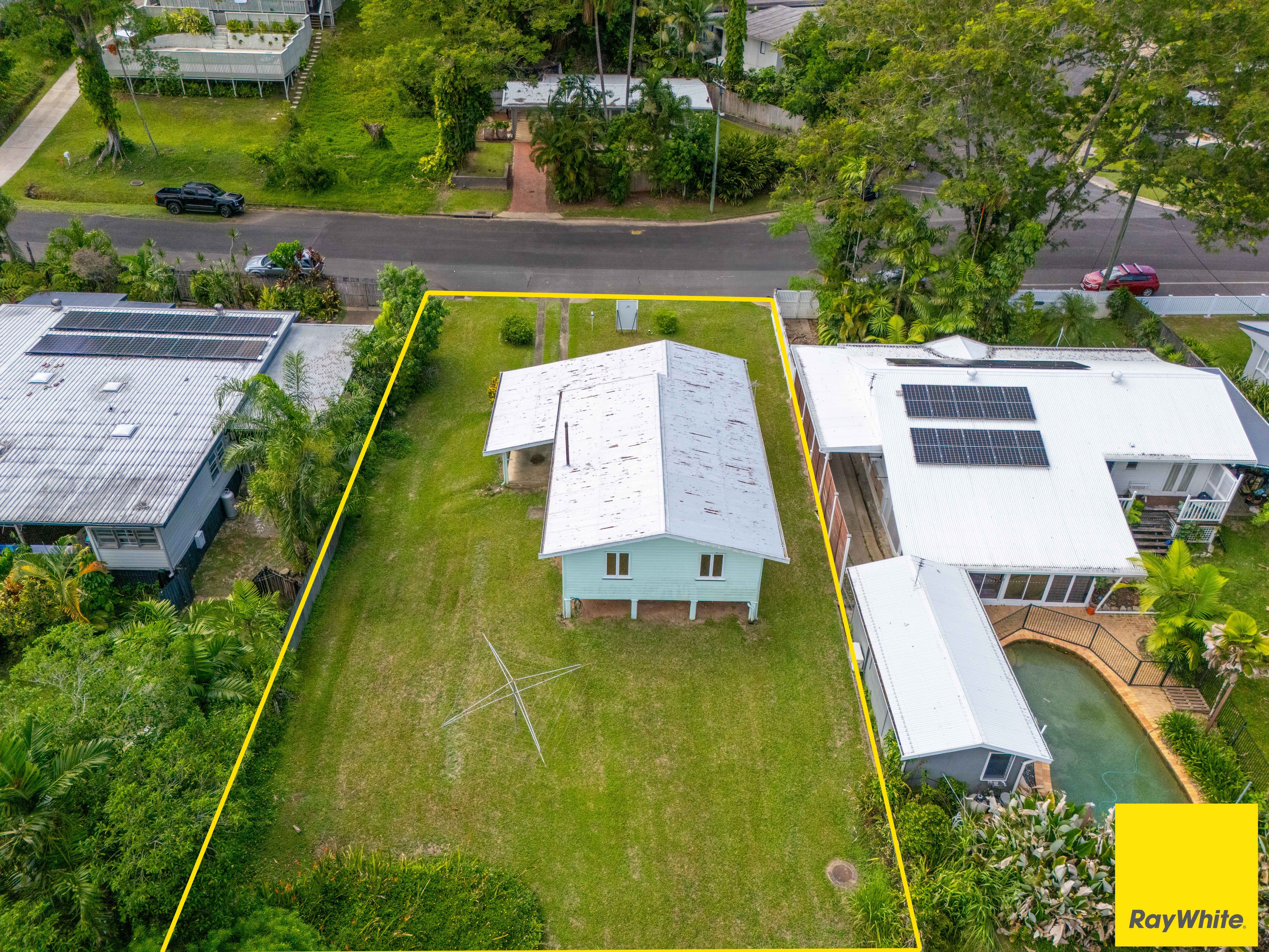 69 Hillview Crescent, Whitfield, QLD 4870