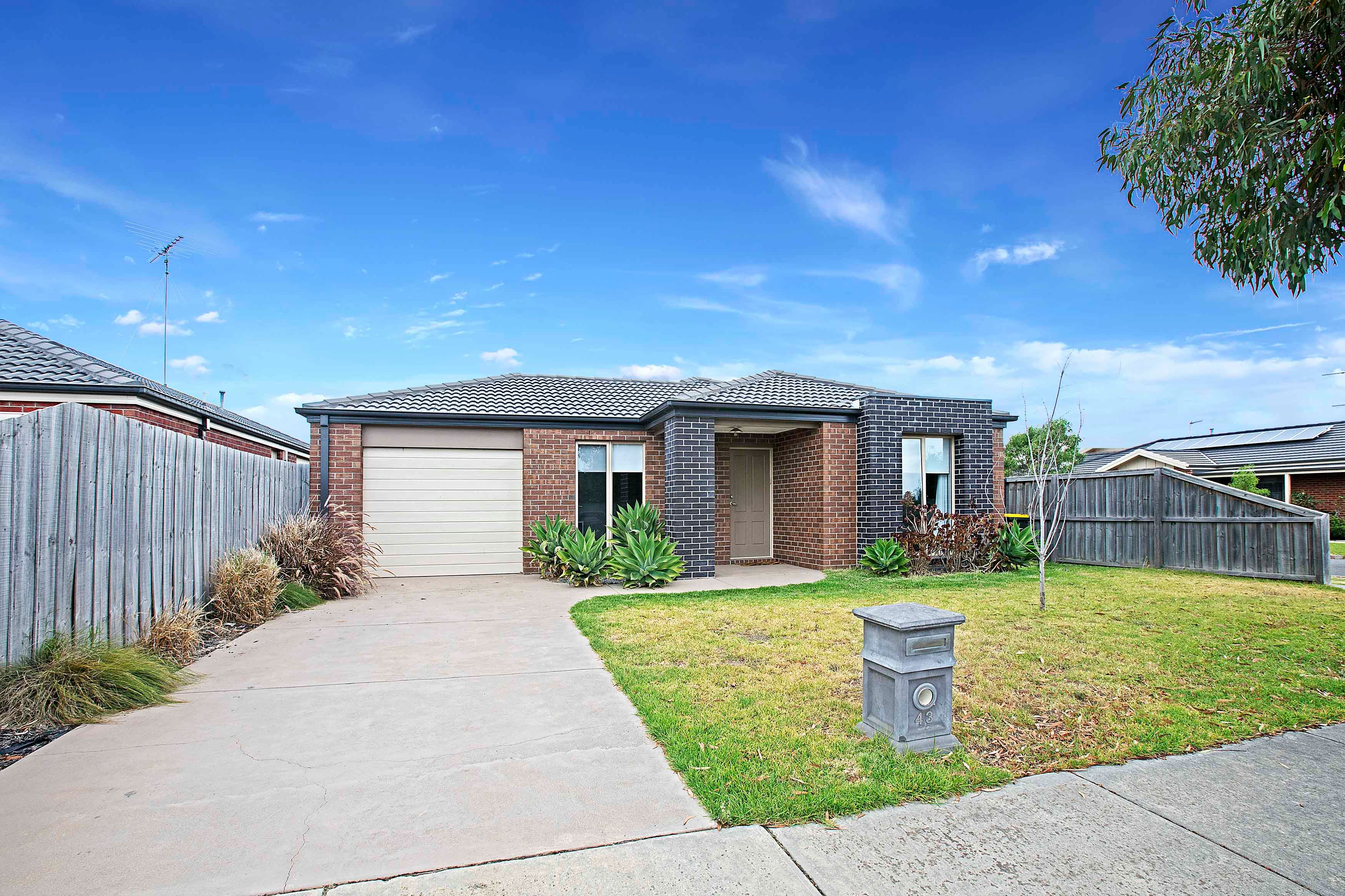 43 Barwarre Road, Marshall, VIC 3216