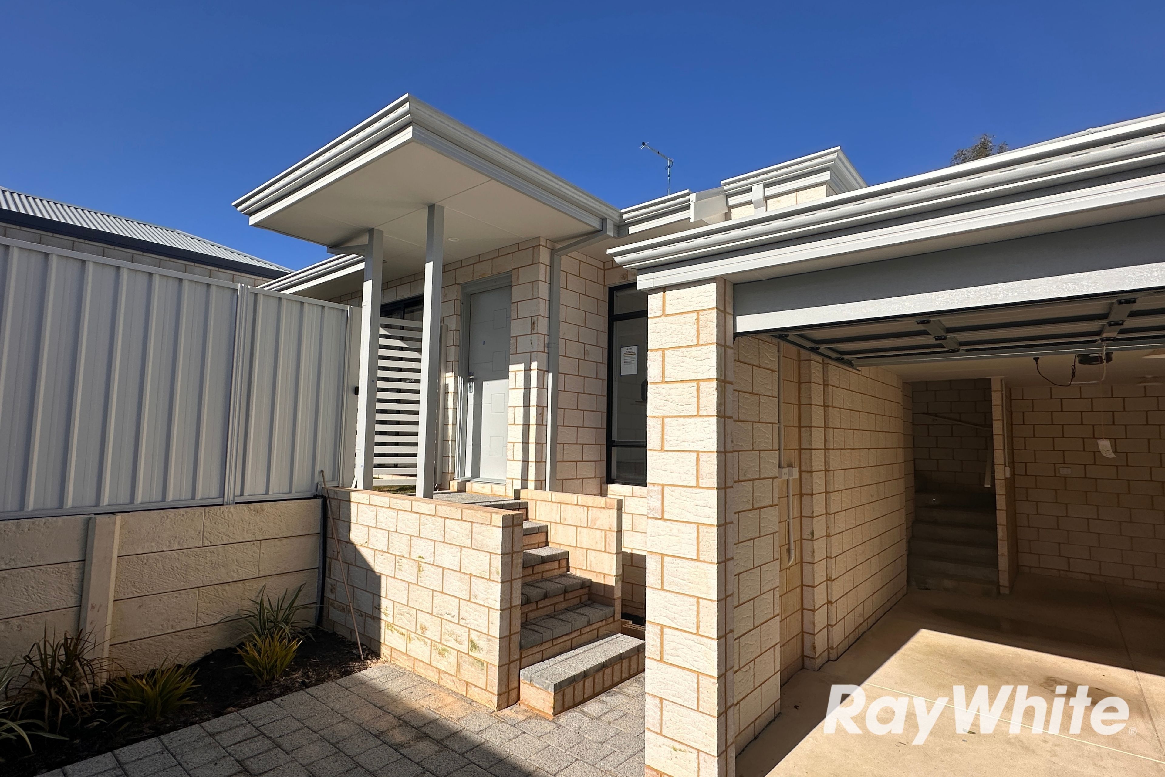4/19 Passage Way — photo from Ray White Mandurah