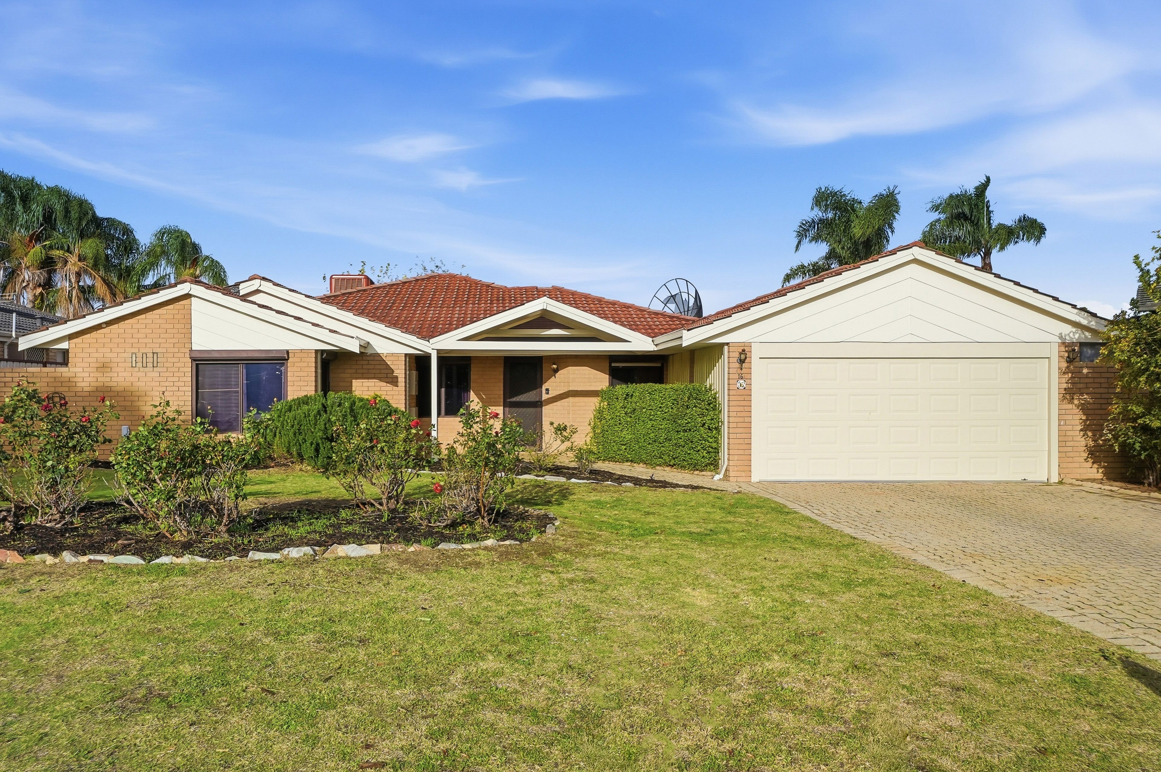 16 Reflection Gardens, Ballajura, WA 6066