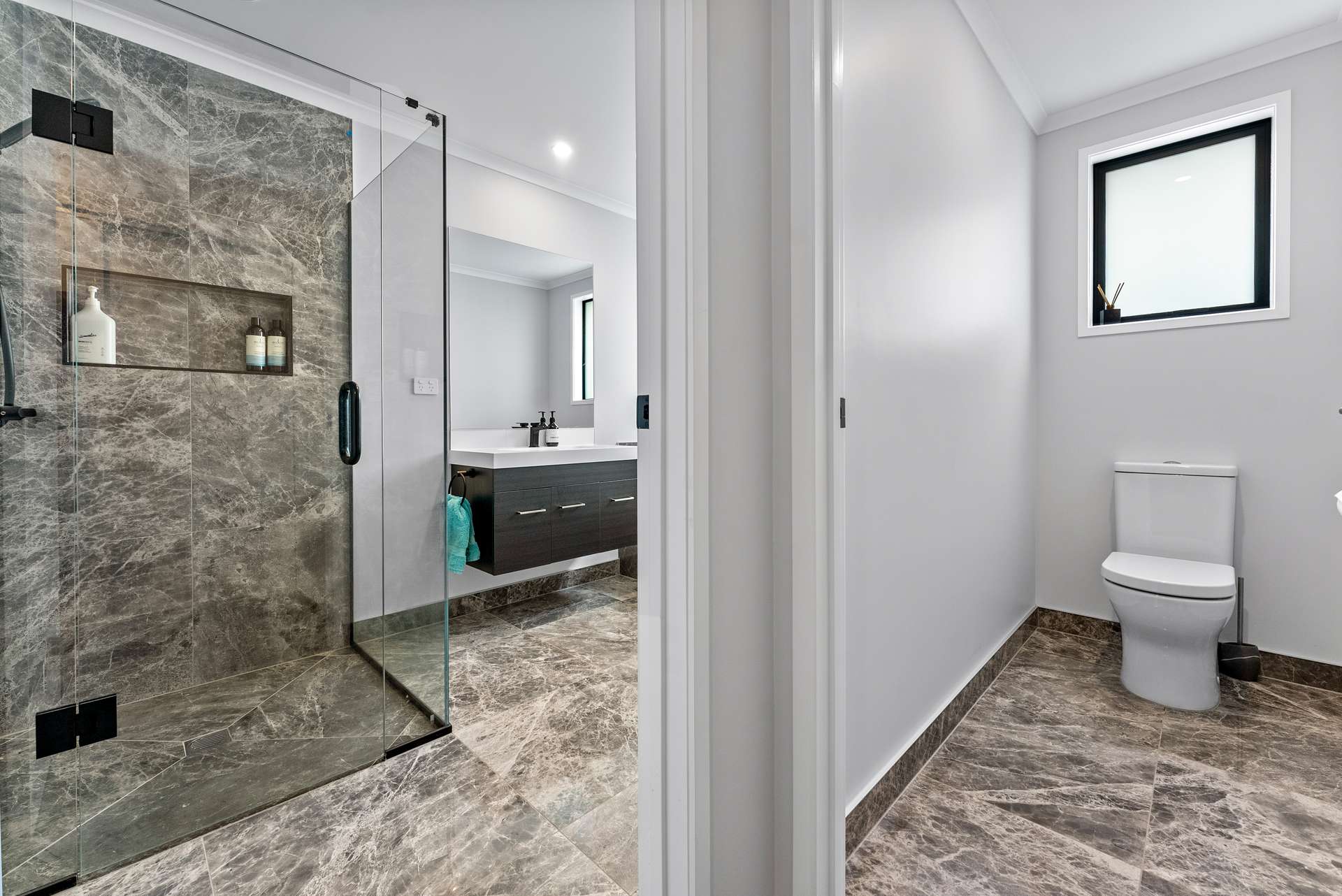 5 Kerr Crescent photo 25