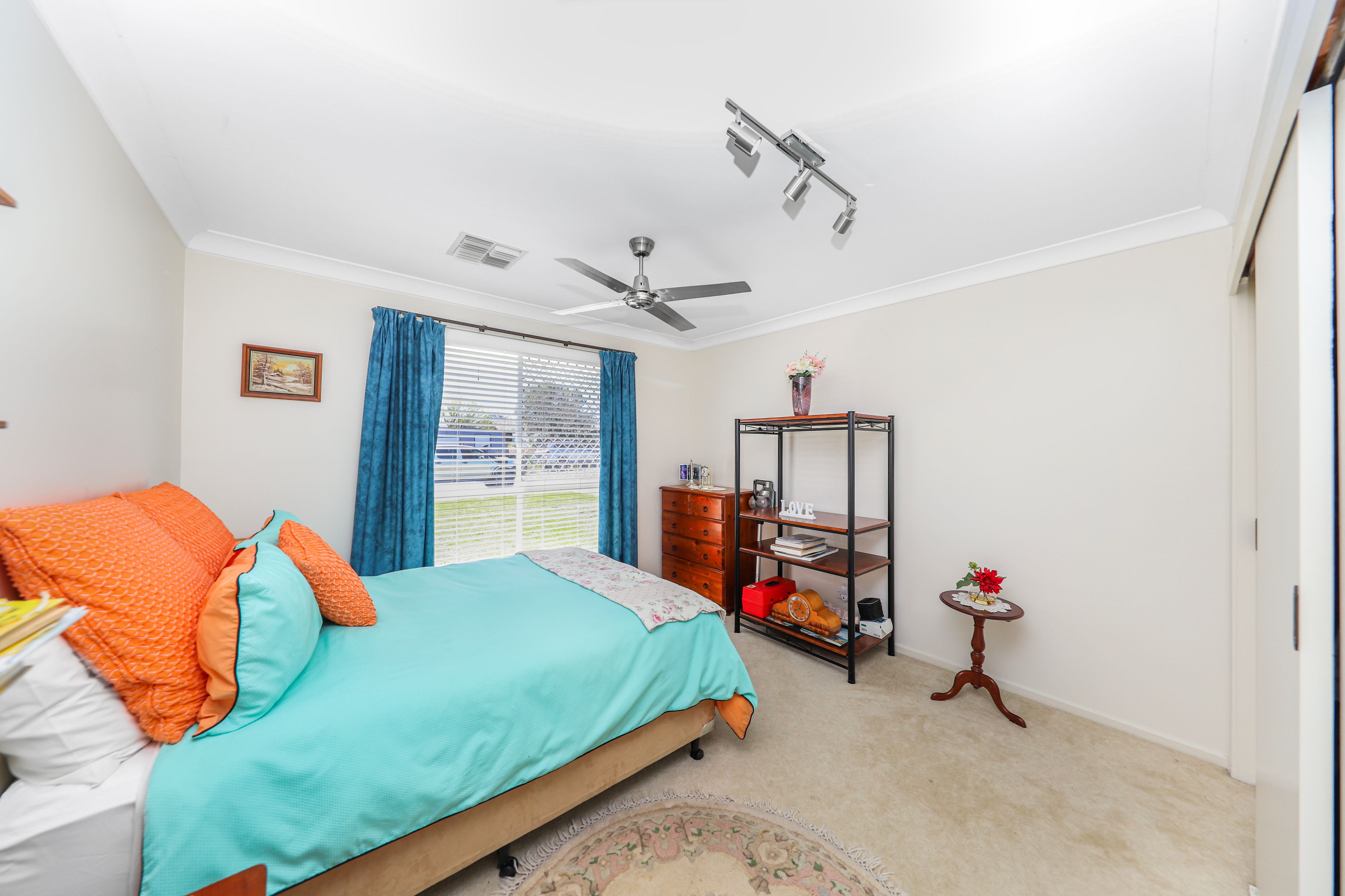 15 Wattle Crescent — photo 8 of 13