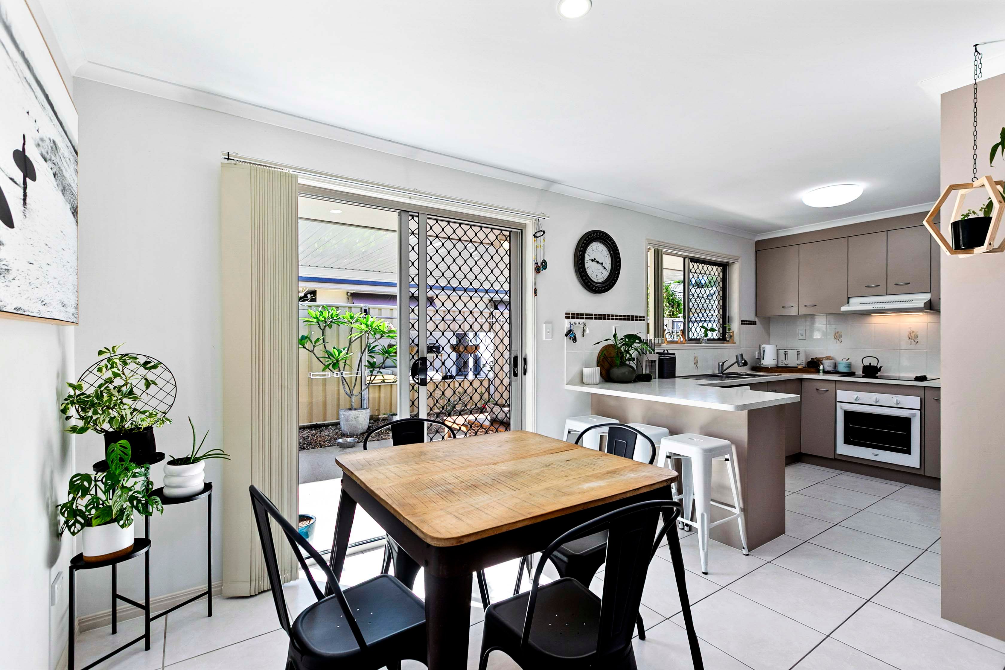 1/111 Ibis Boulevard, Eli Waters, QLD 4655