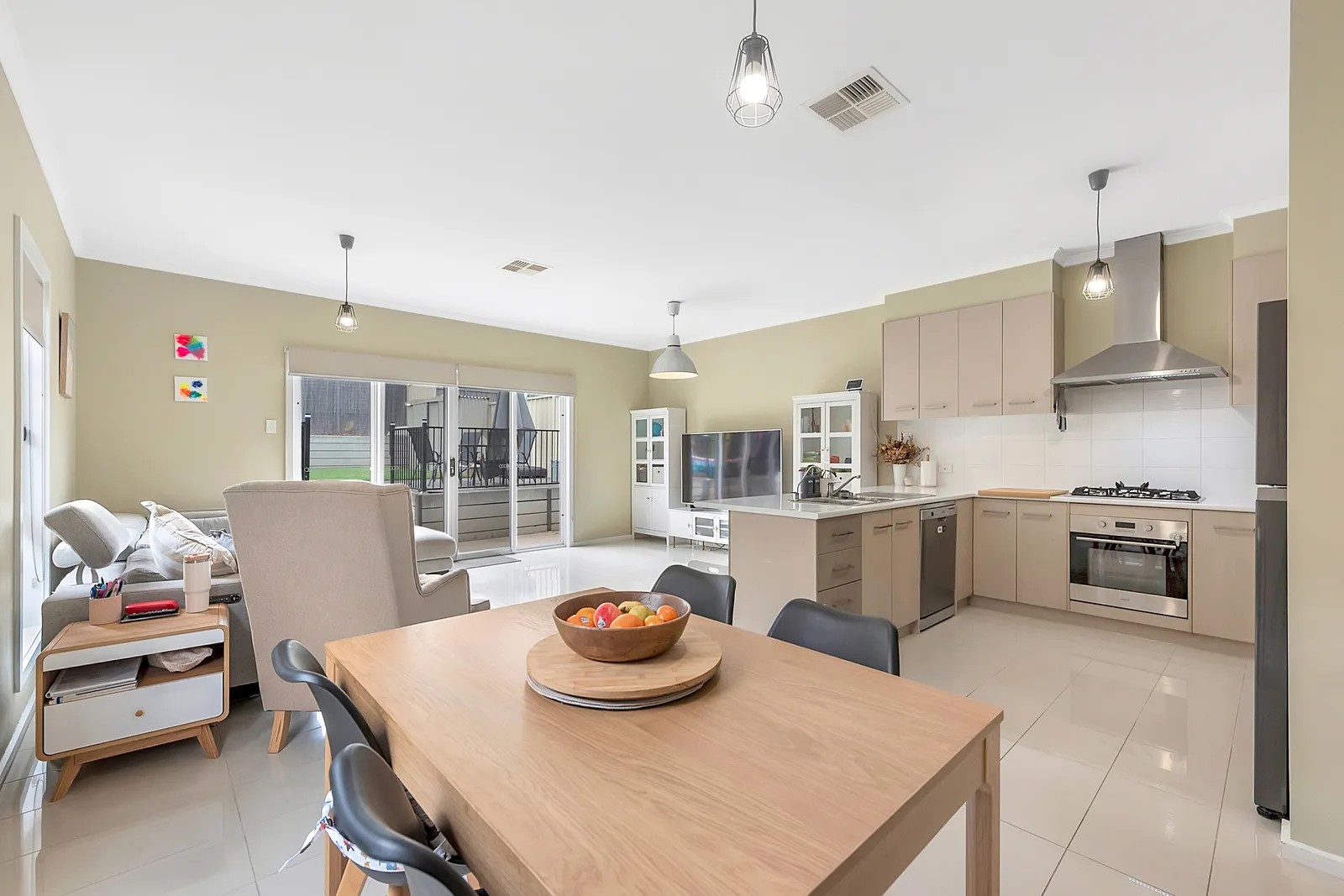 20 Amber Avenue, Clearview, SA 5085