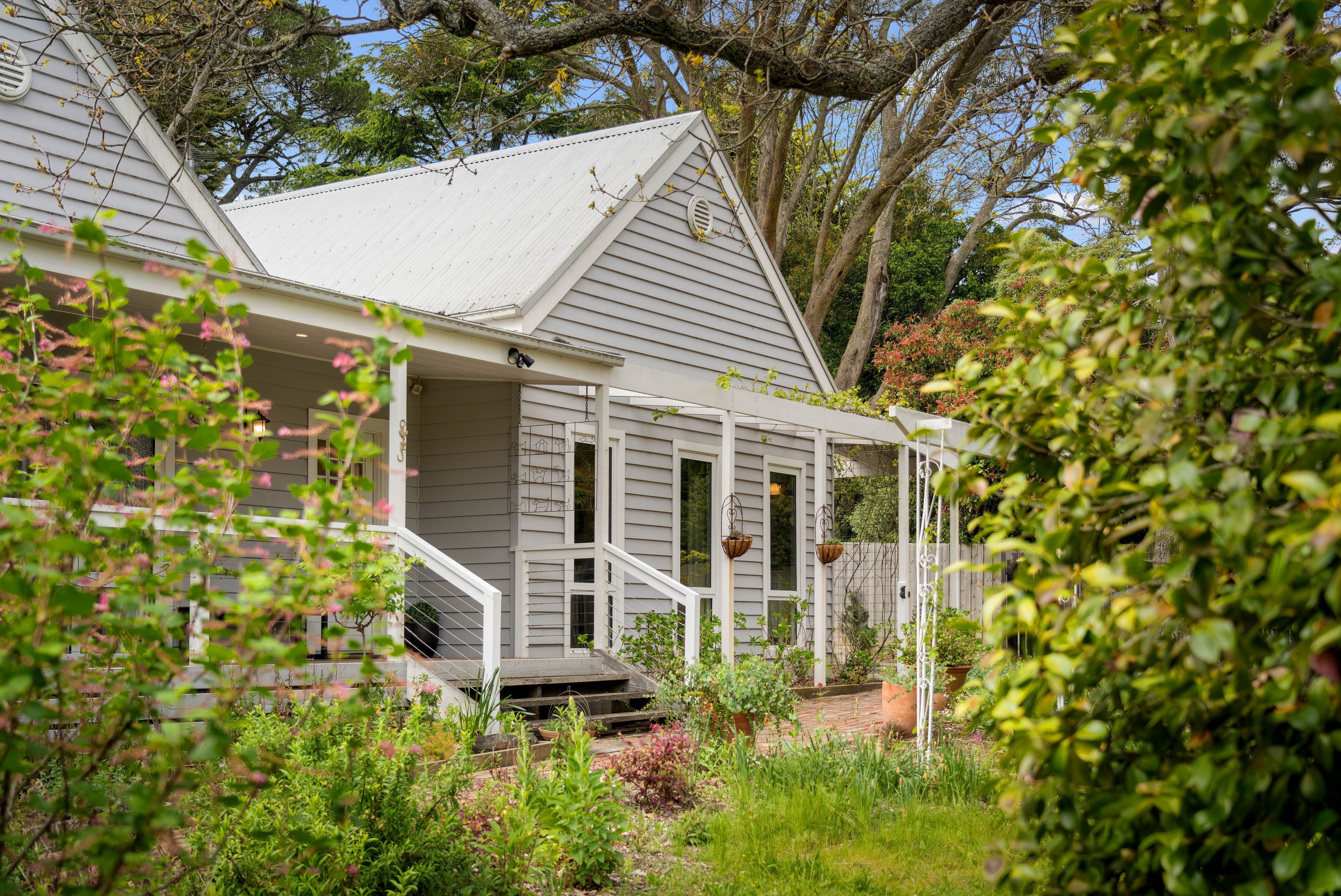 18 Morris Road, Woodend, VIC 3442