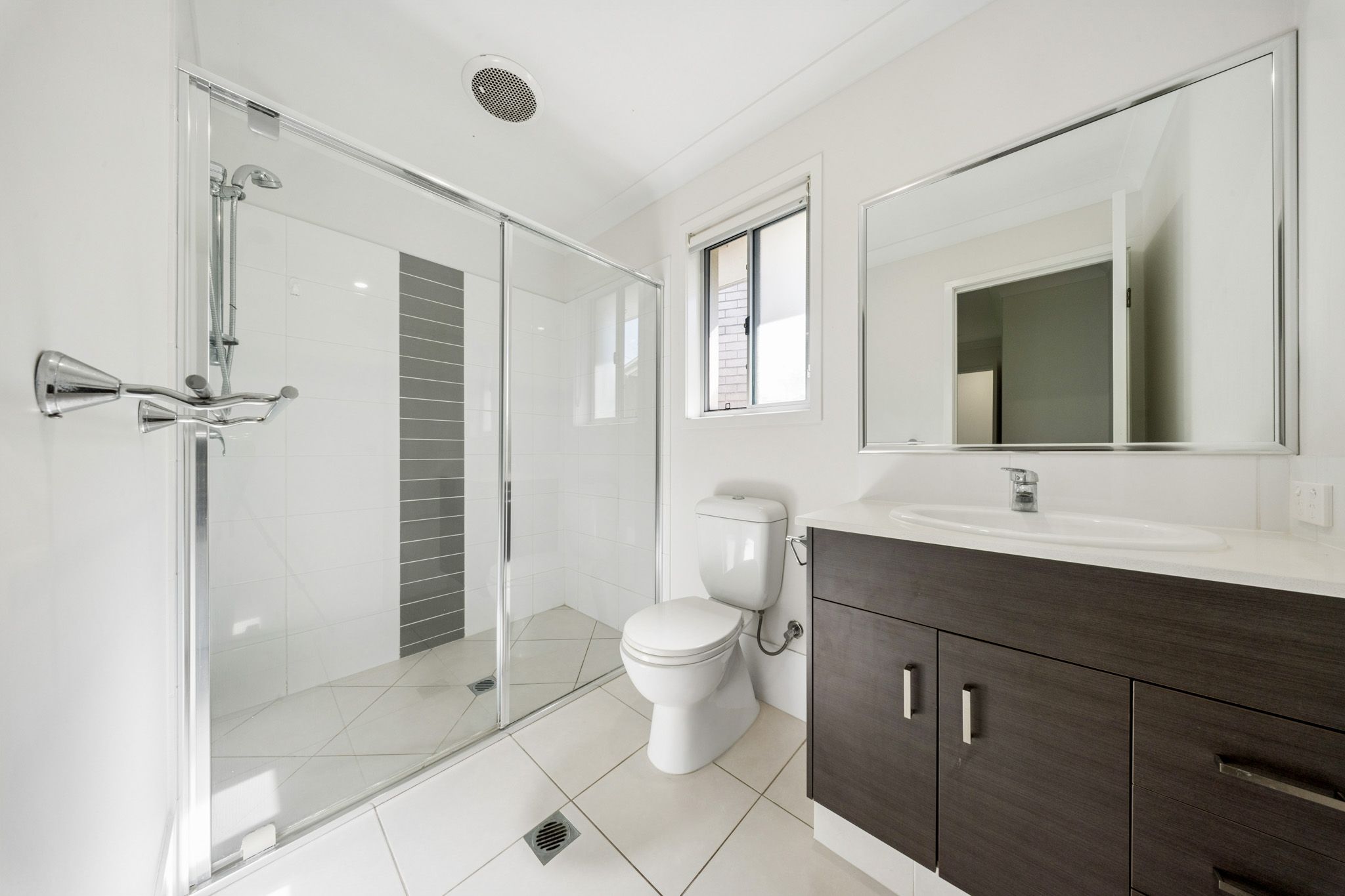 44 Dew Street — photo 10 of 24